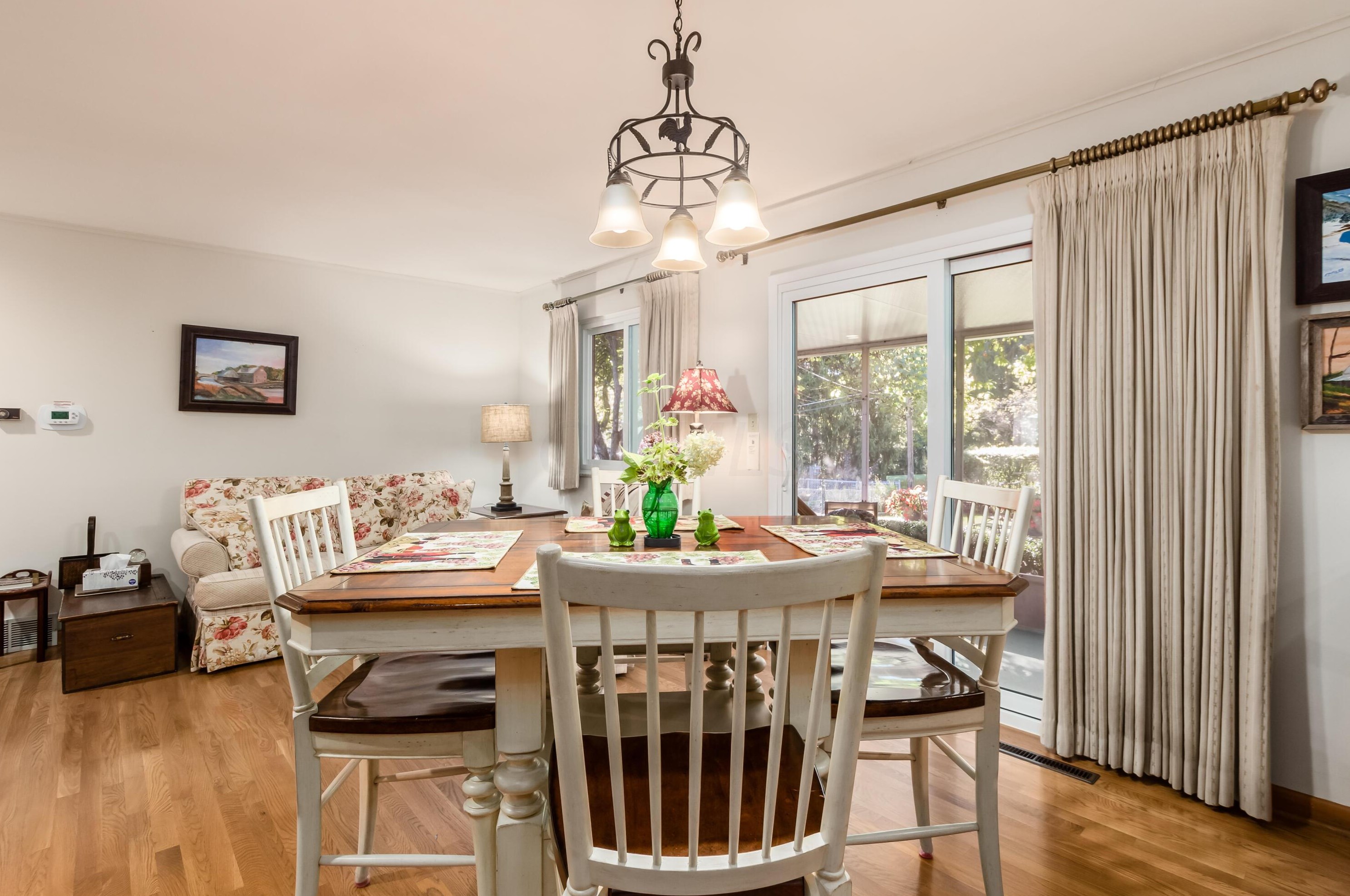 915 Greenridge Rd, Columbus OH 43235-3417 exterior