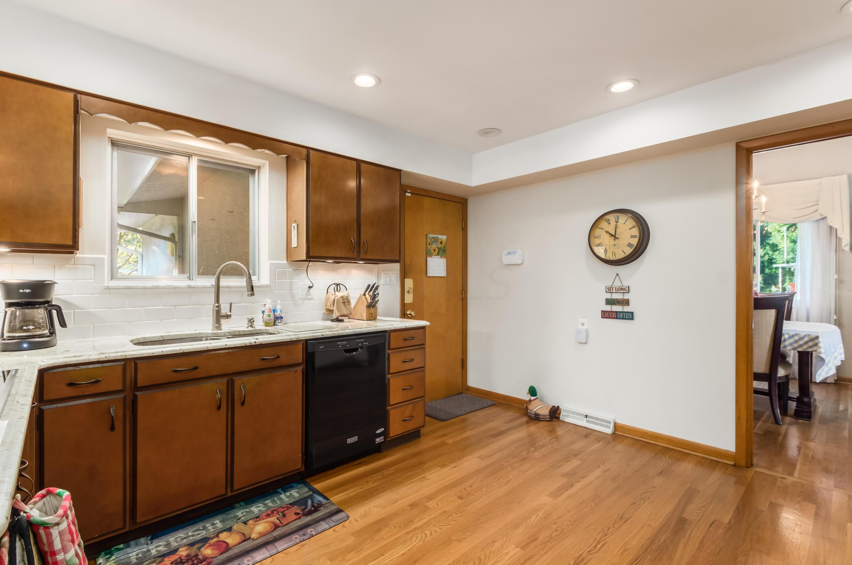 915 Greenridge Rd, Columbus OH 43235-3417 exterior