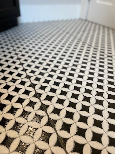 241 Gdn Rd, Columbus OH 43224-1010 exterior