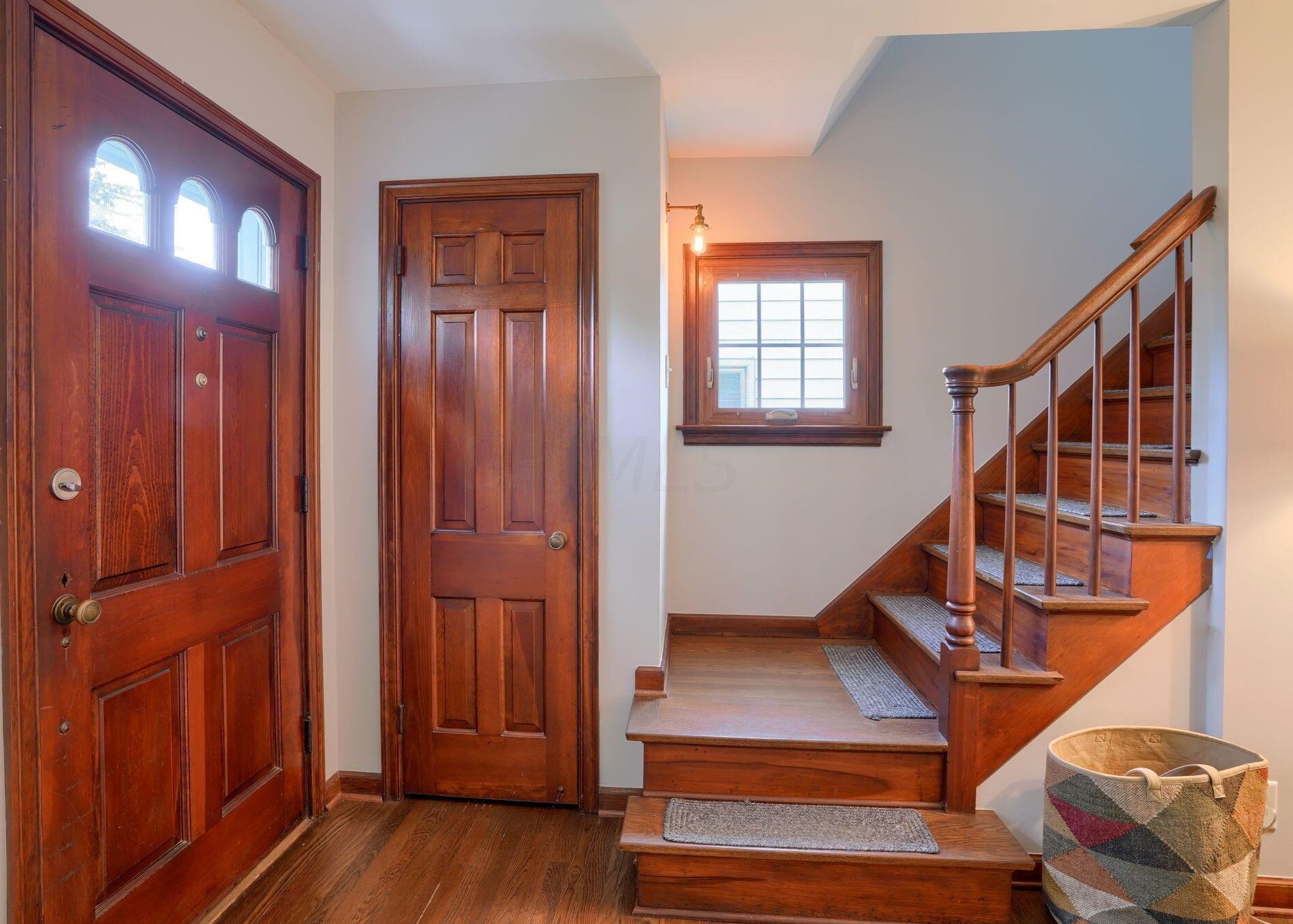 241 Gdn Rd, Columbus OH 43224-1010 exterior