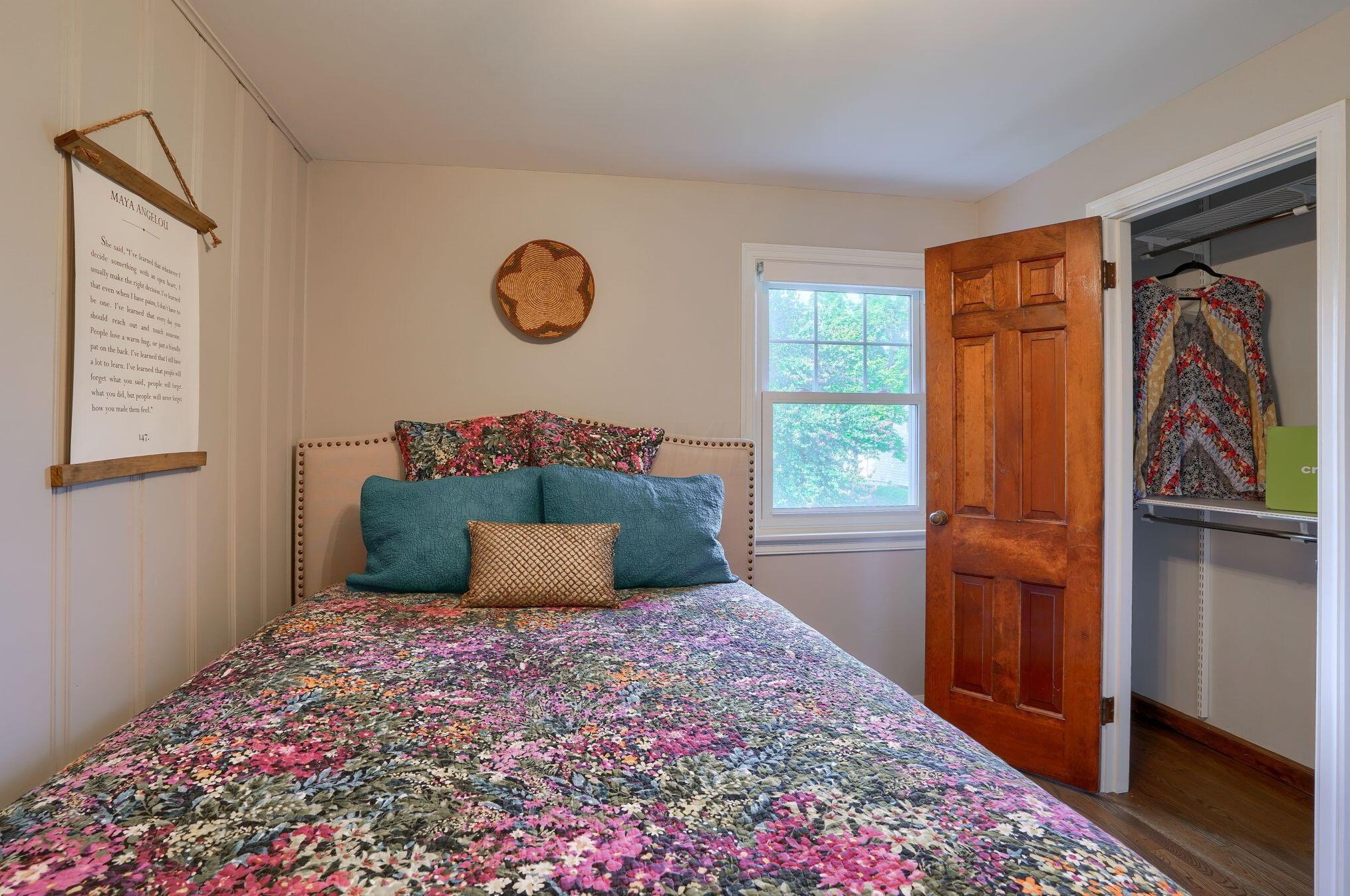 241 Gdn Rd, Columbus OH 43224-1010 exterior