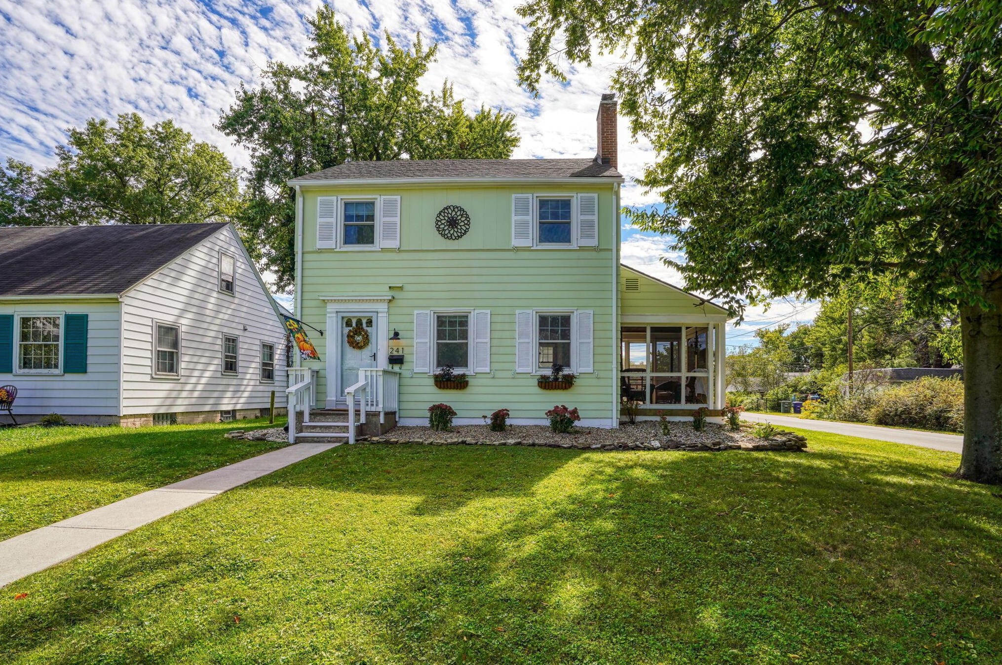 241 Gdn Rd, Columbus OH 43224-1010 exterior