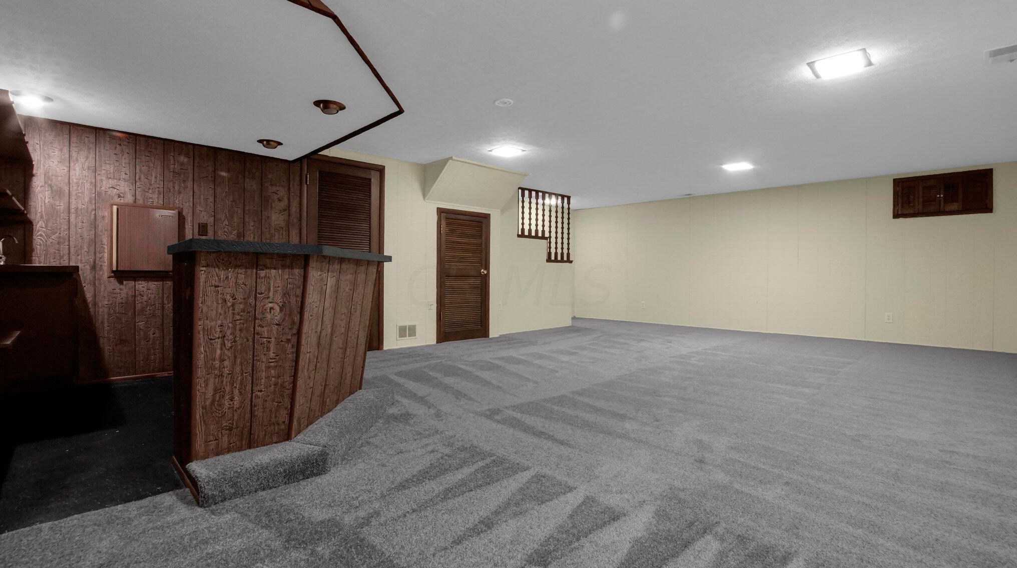 5611 Chowning Way, Columbus OH 43213-1479 exterior