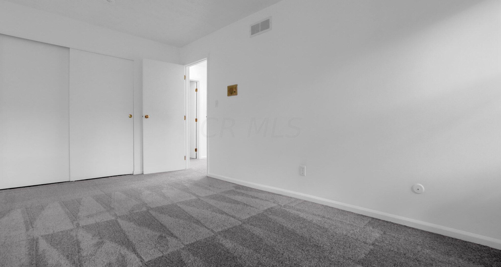 5611 Chowning Way, Columbus OH 43213-1479 exterior