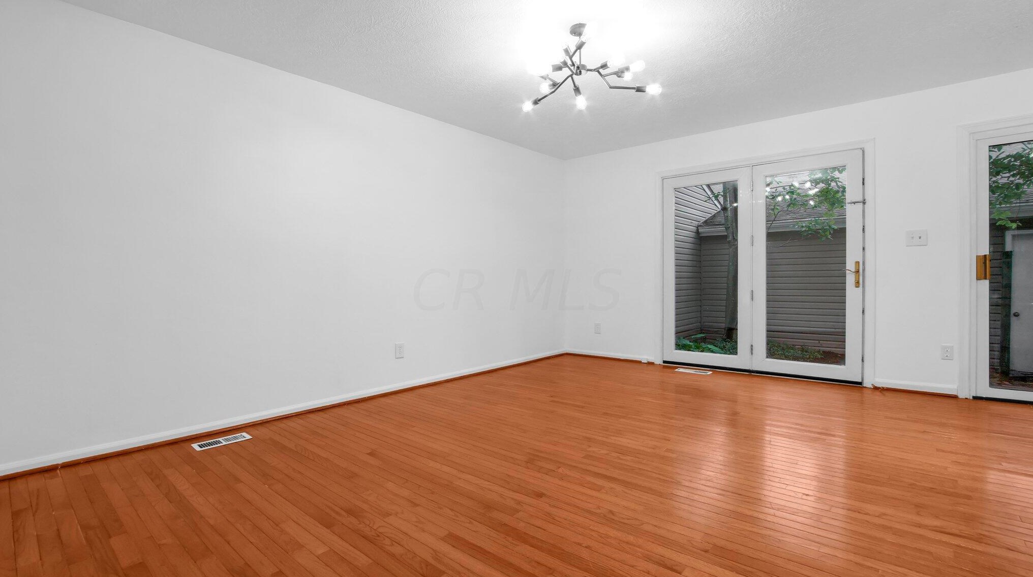 5611 Chowning Way, Columbus OH 43213-1479 exterior