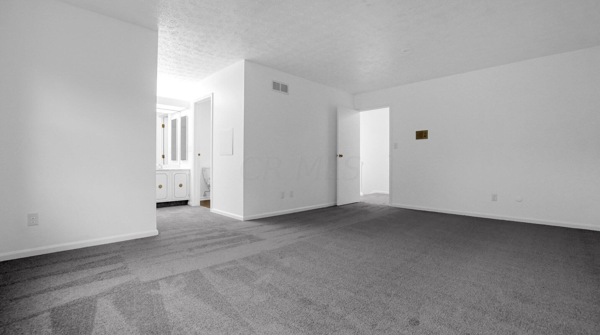 5611 Chowning Way, Columbus OH 43213-1479 exterior