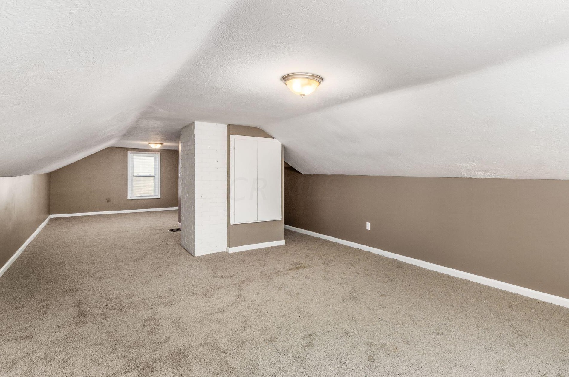 1519 Hudson St, Columbus OH 43202-2612 exterior