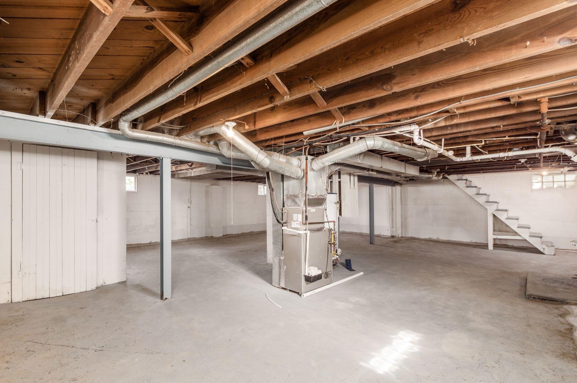 1519 Hudson St, Columbus OH 43202-2612 exterior