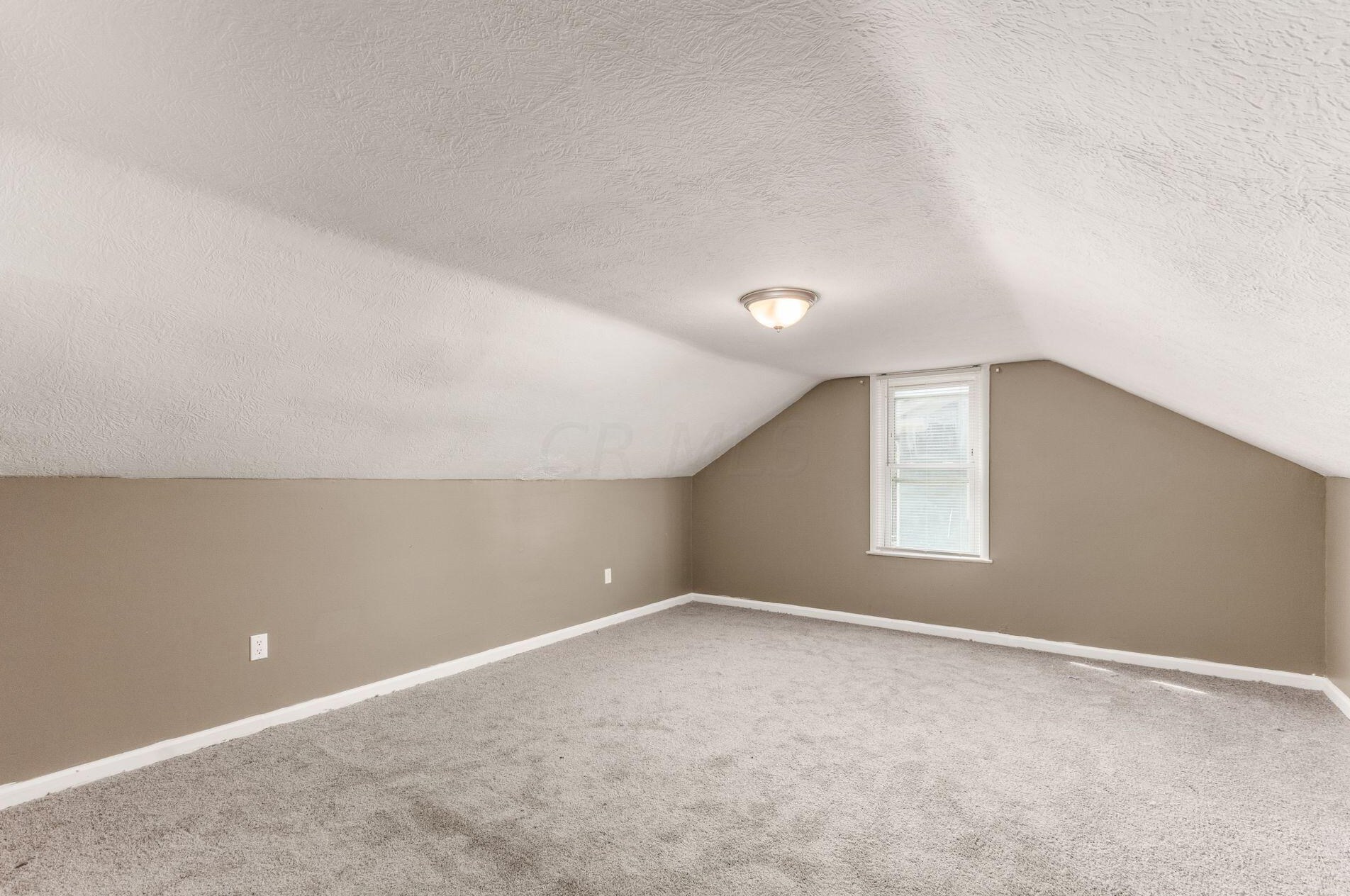 1519 Hudson St, Columbus OH 43202-2612 exterior