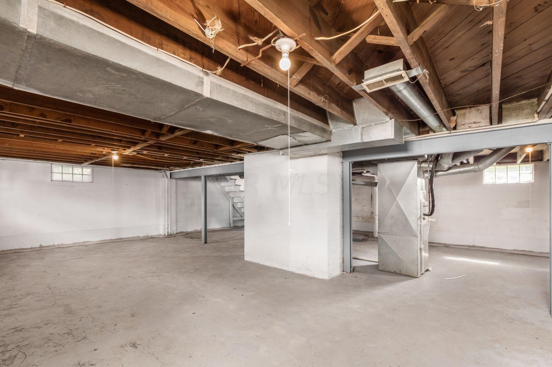 1519 Hudson St, Columbus OH 43202-2612 exterior