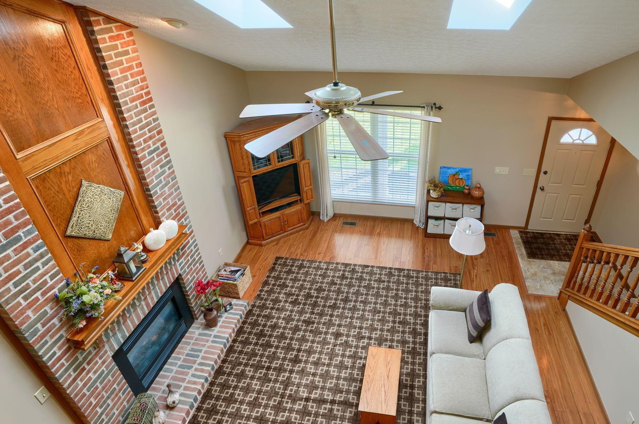 6437 Foxhill Dr, Cnl Wnchstr OH  43110-8767 exterior