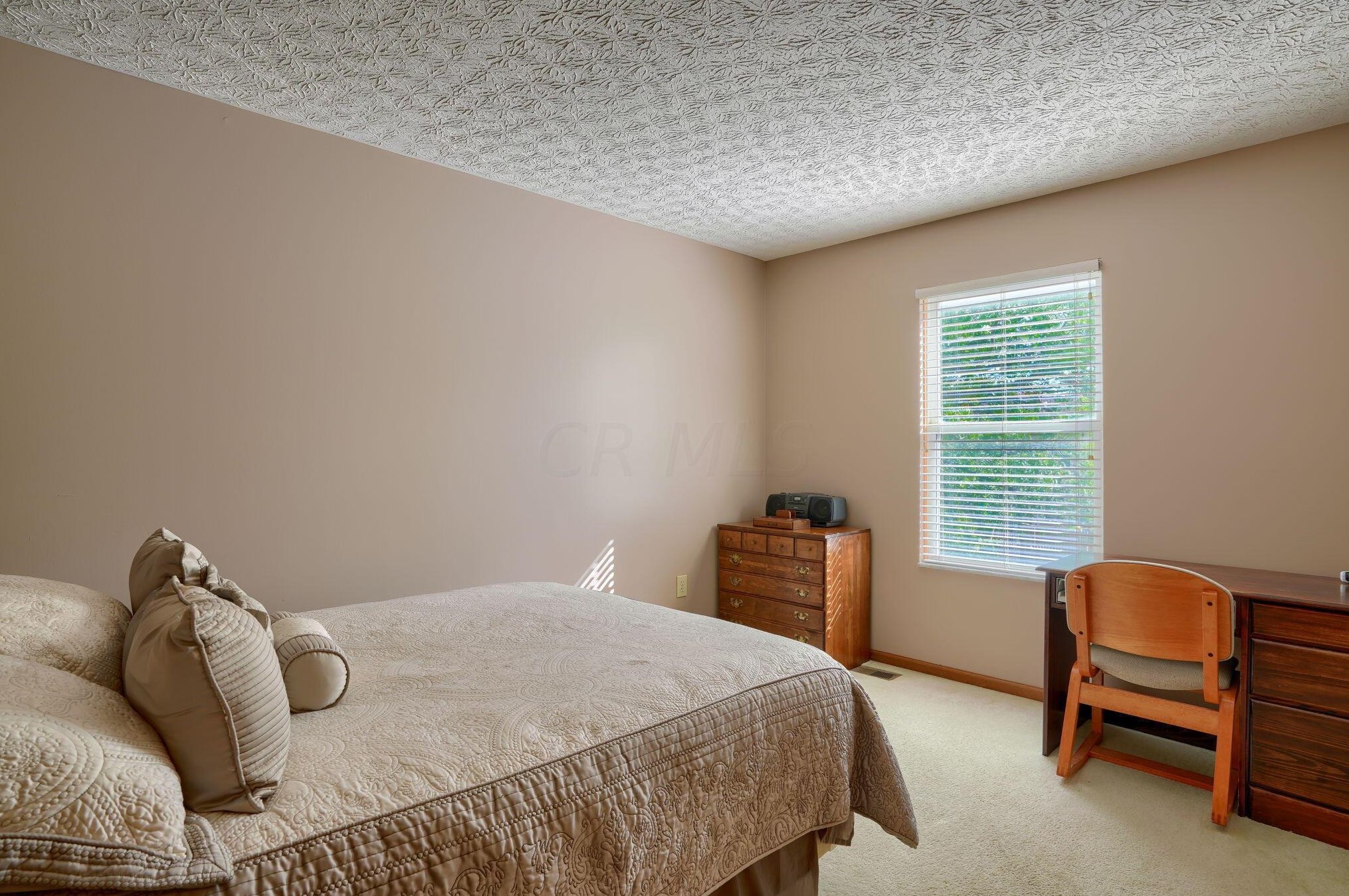 6437 Foxhill Dr, Cnl Wnchstr OH  43110-8767 exterior