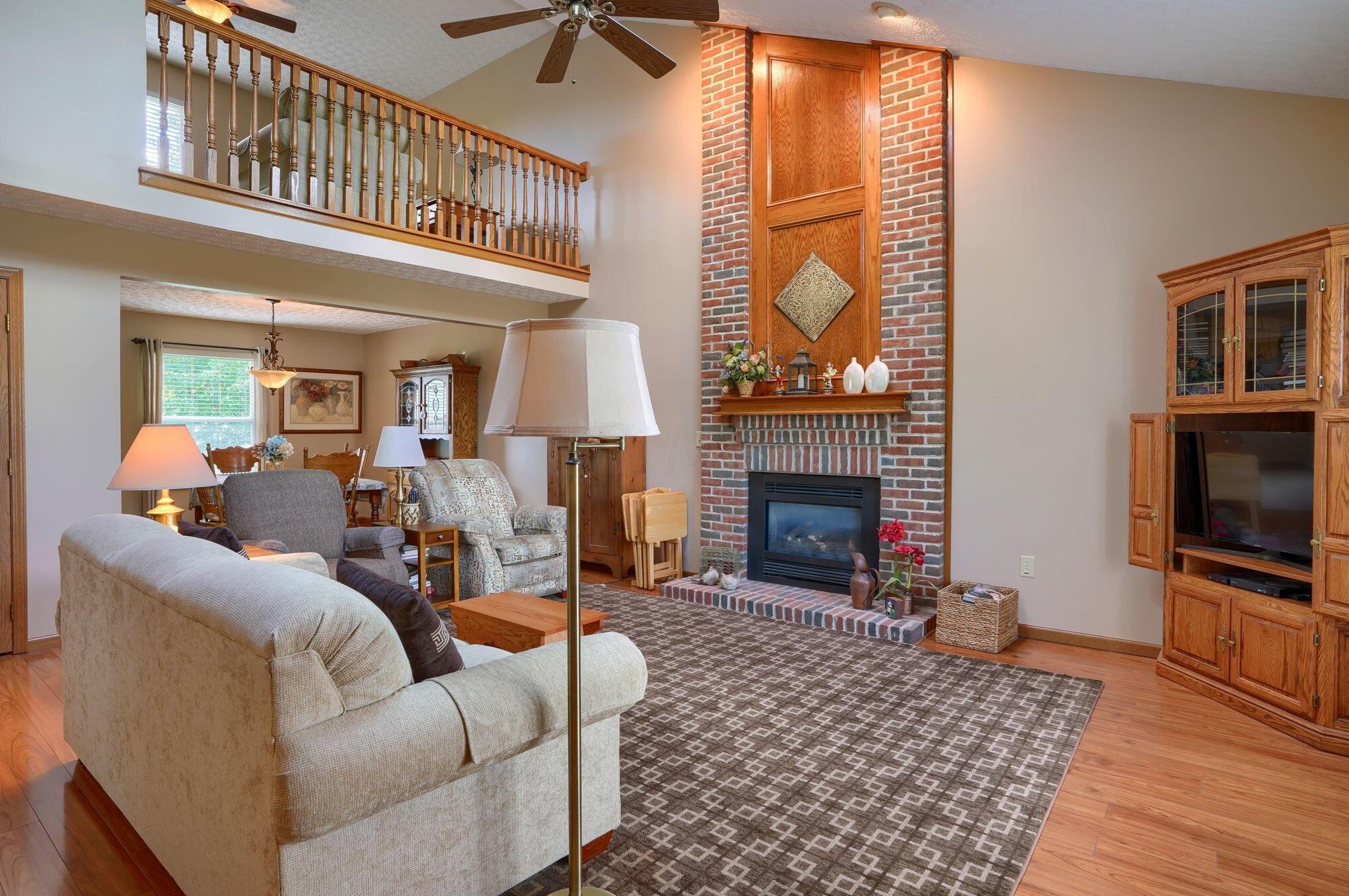 6437 Foxhill Dr, Cnl Wnchstr OH  43110-8767 exterior