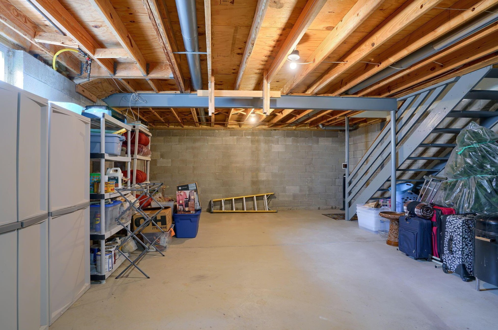 6437 Foxhill Dr, Cnl Wnchstr OH  43110-8767 exterior