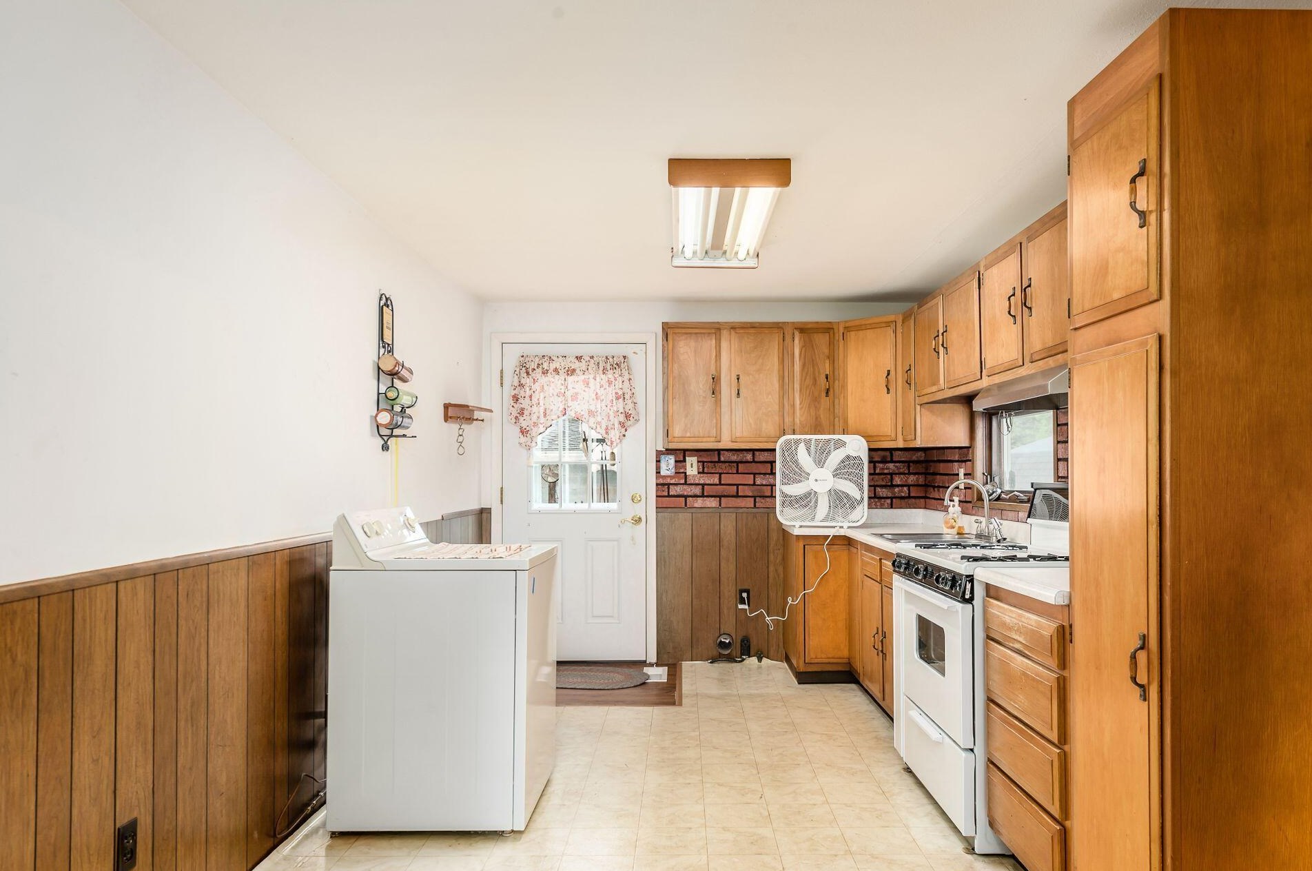 1957 Lisle Ave, Columbus OH 43207-4441 exterior