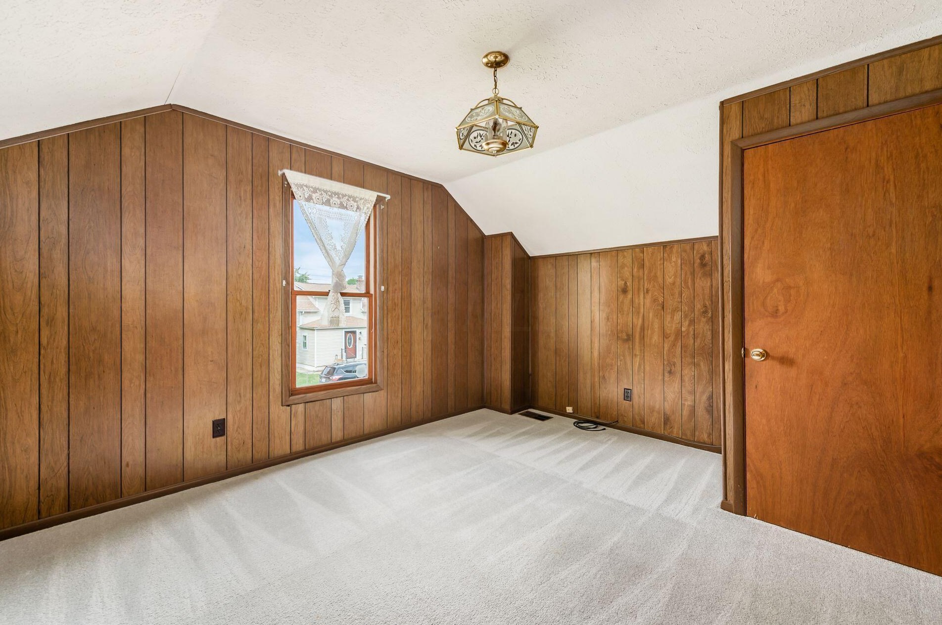 1957 Lisle Ave, Columbus OH 43207-4441 exterior