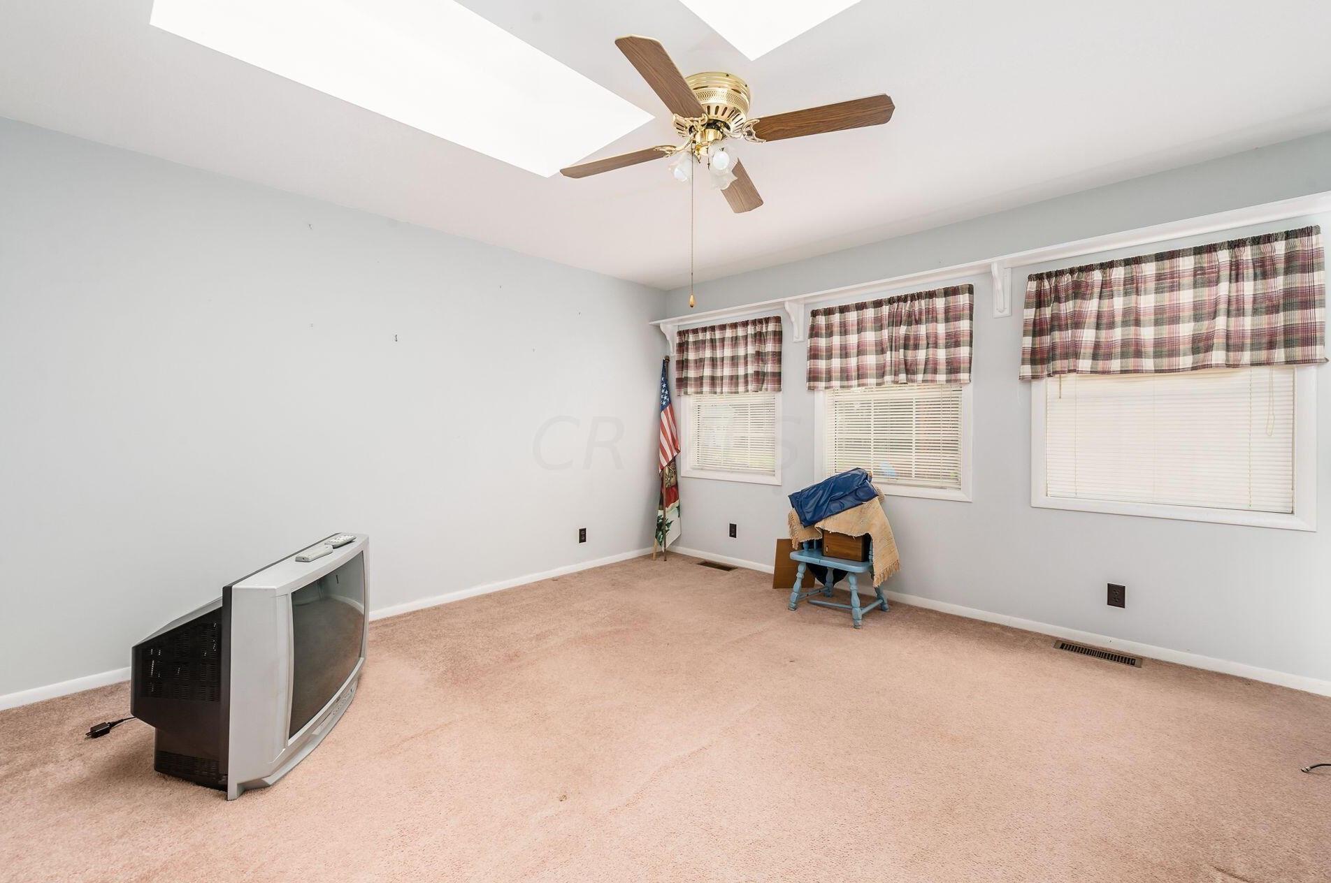 1957 Lisle Ave, Columbus OH 43207-4441 exterior