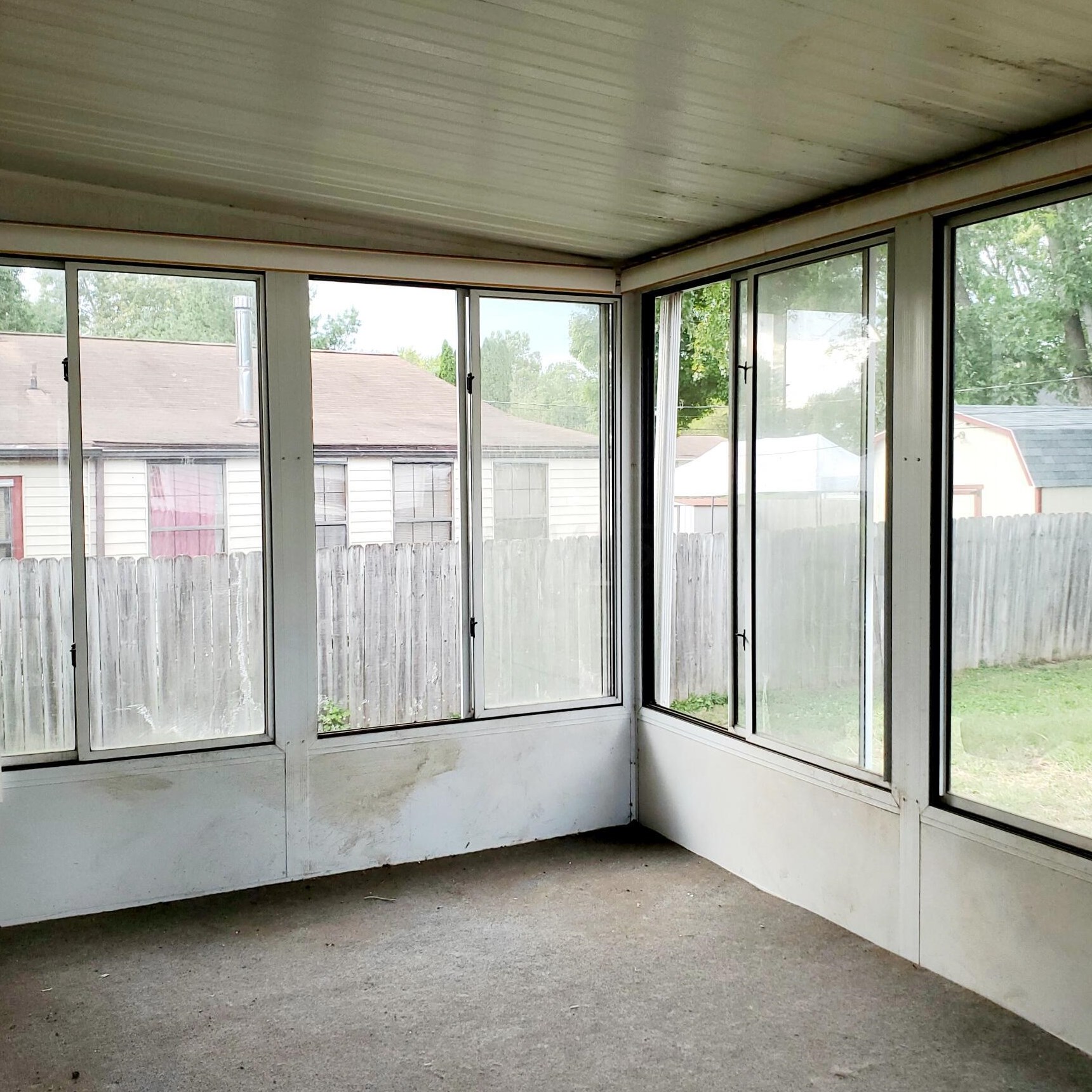 5186 Zimmer Dr, Columbus OH 43232-6046 exterior