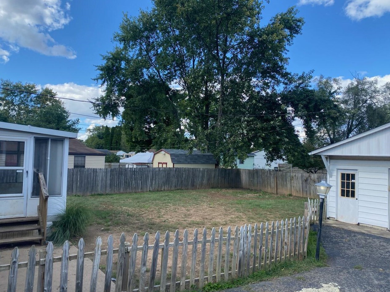 5186 Zimmer Dr, Columbus OH 43232-6046 exterior