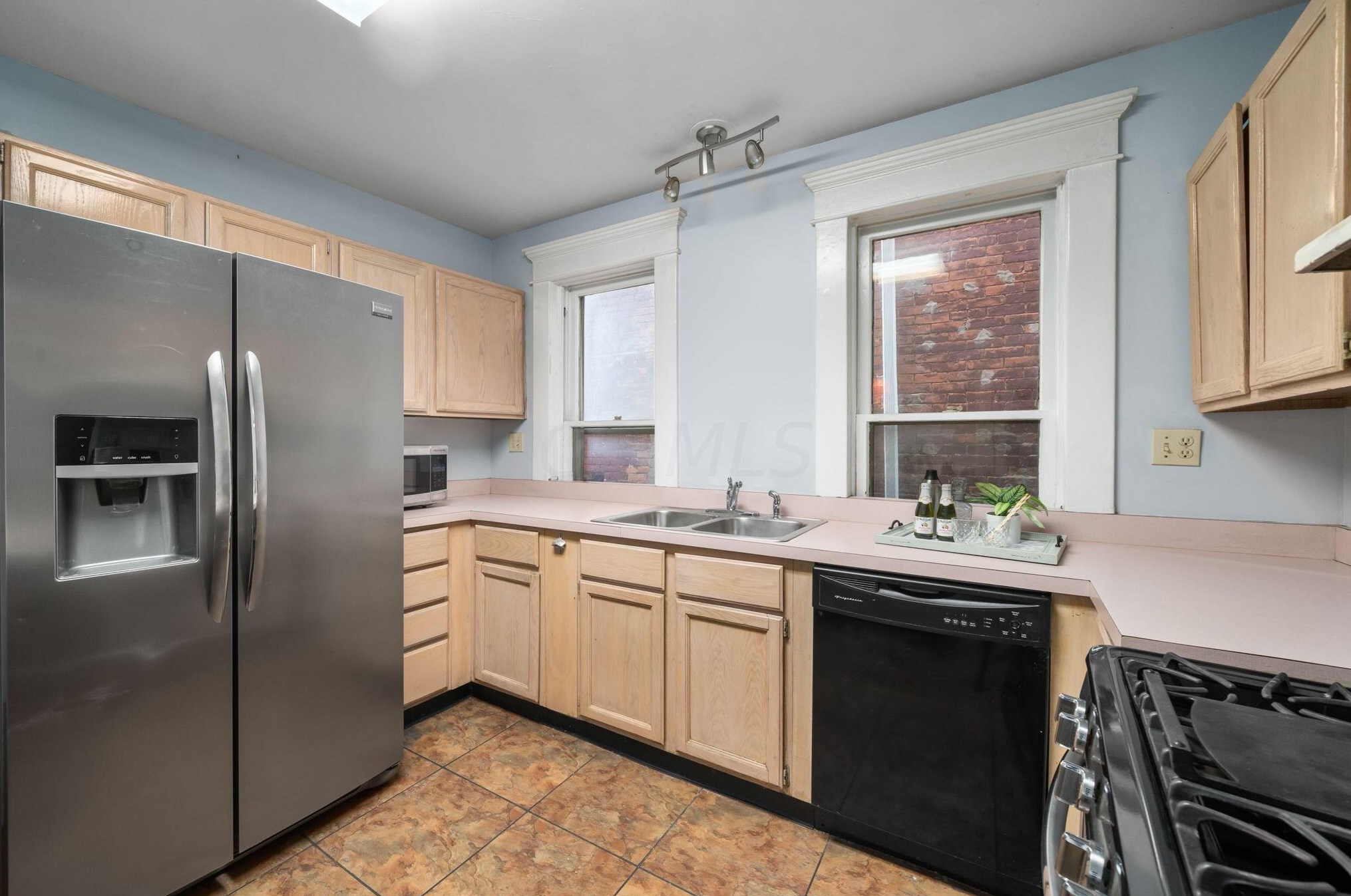 627 Wilson Ave, Columbus OH 43205-2825 exterior