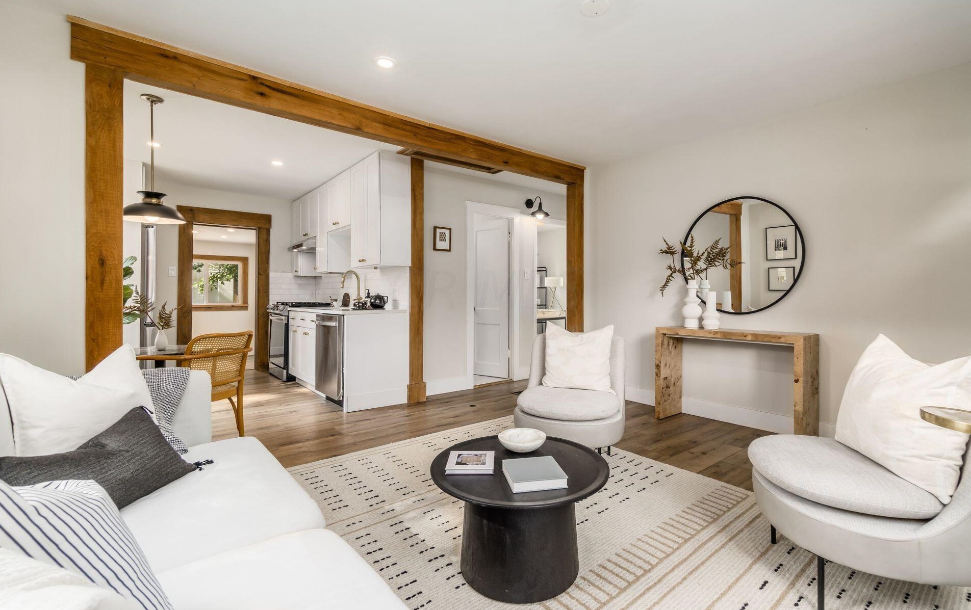 448 Chase Rd, Columbus OH 43214-1104 exterior