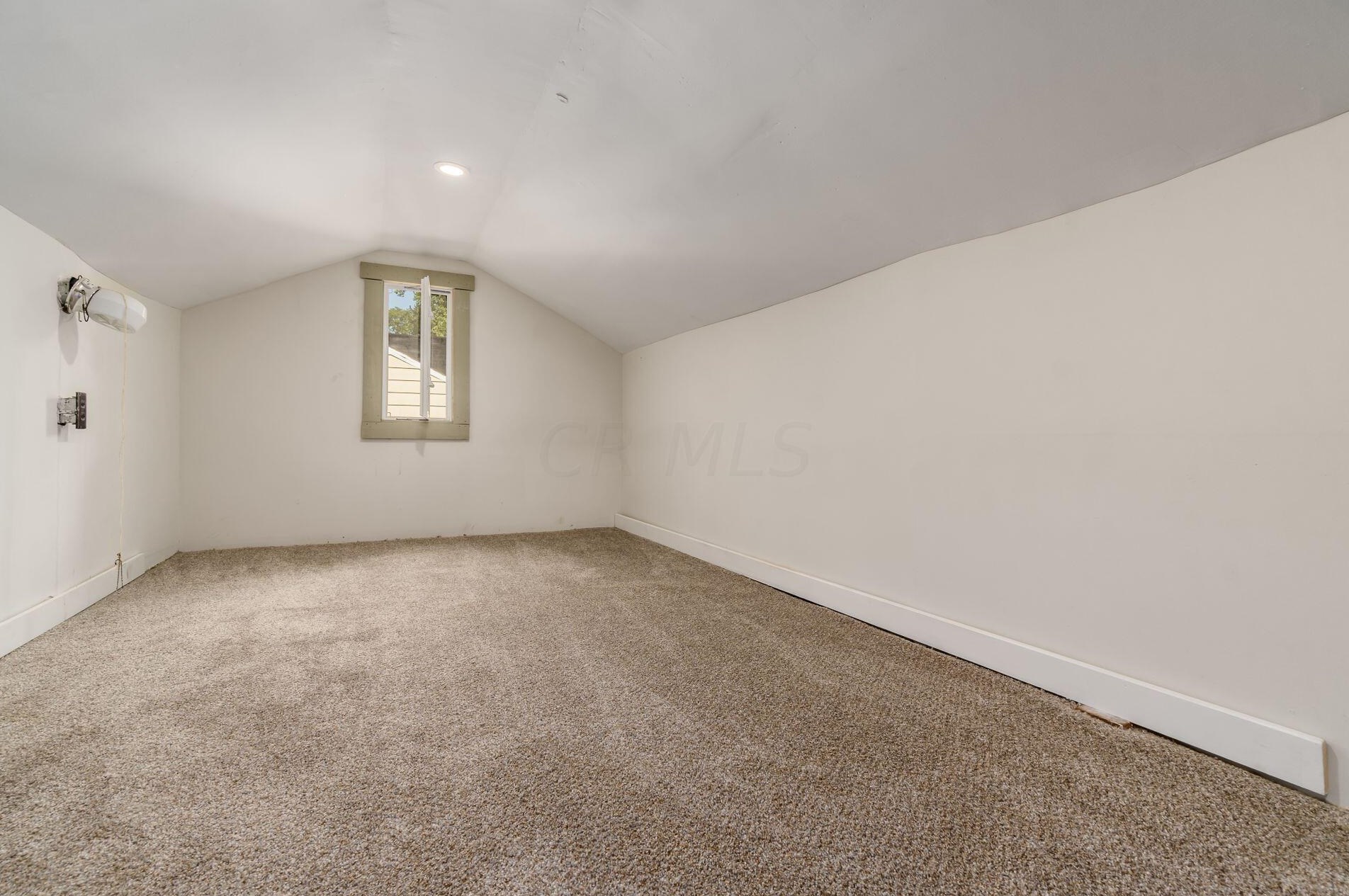 448 Chase Rd, Columbus OH 43214-1104 exterior