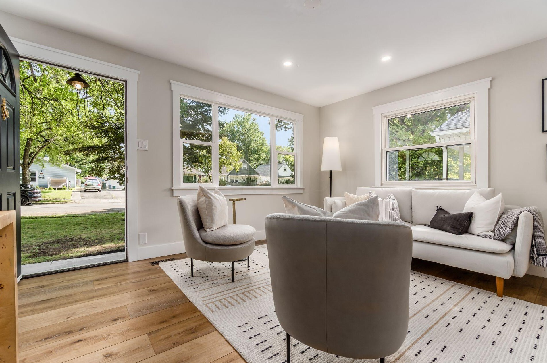 448 Chase Rd, Columbus OH 43214-1104 exterior