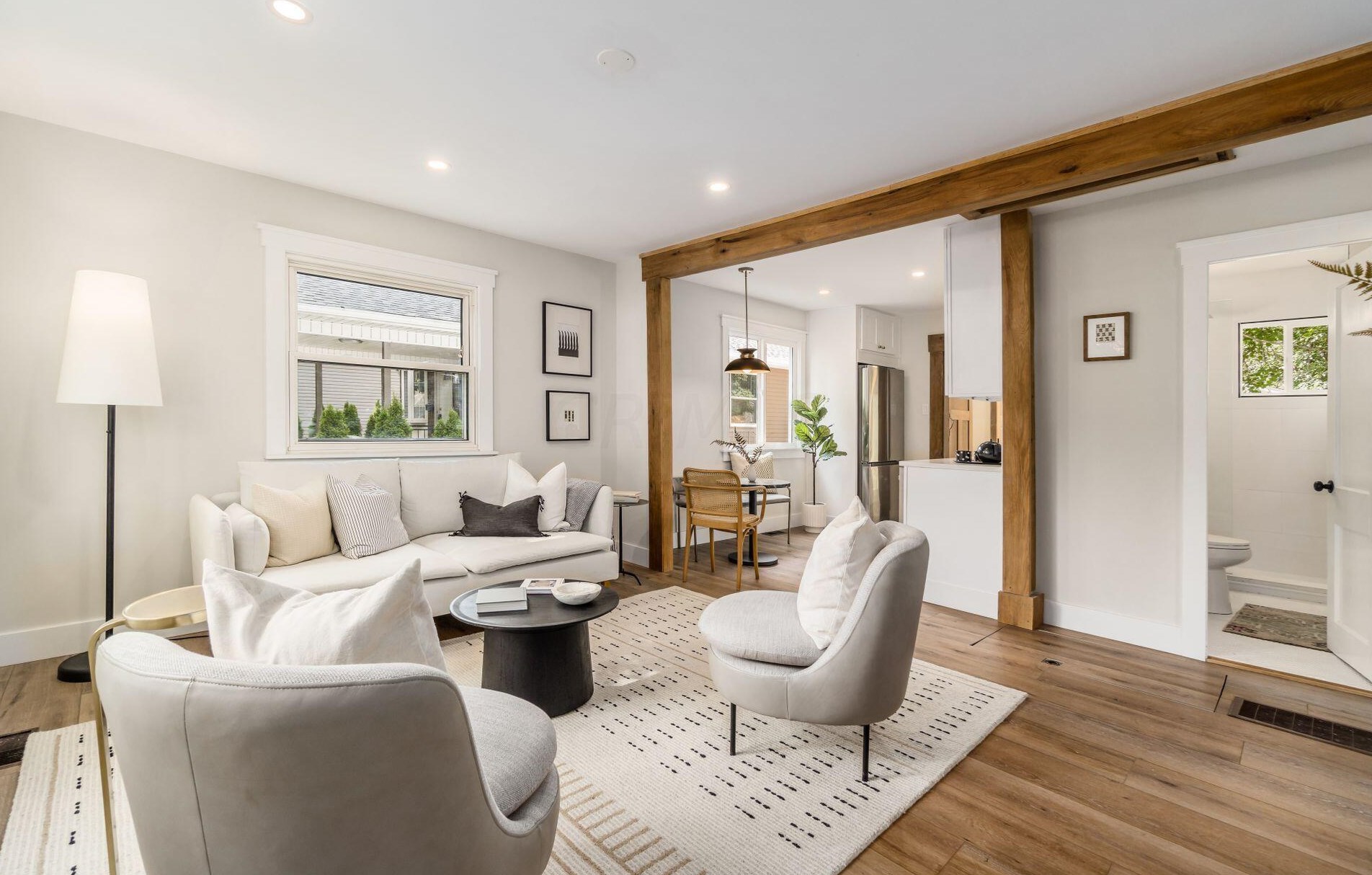 448 Chase Rd, Columbus OH 43214-1104 exterior