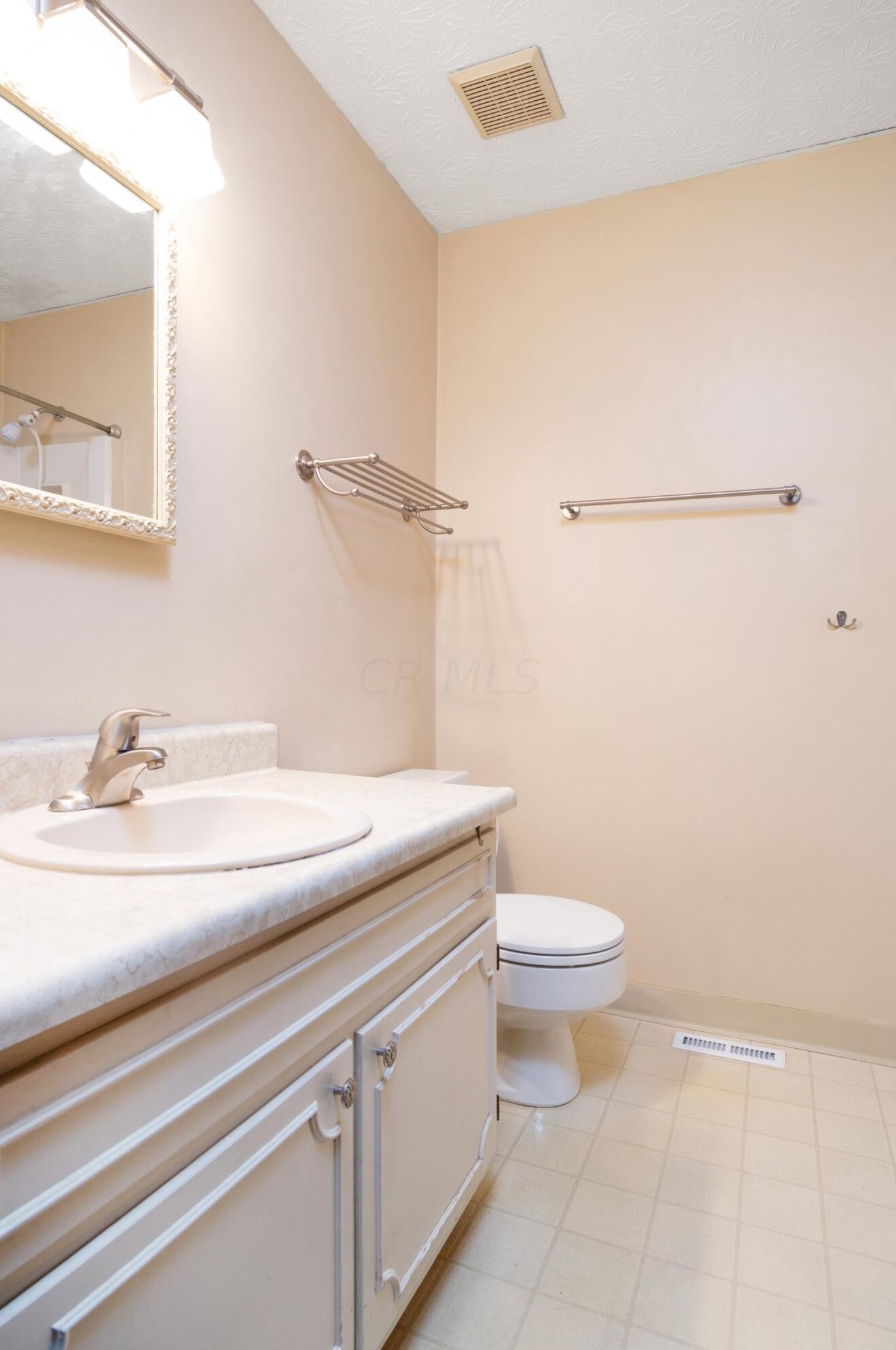 3735 Quail Holw Dr, Columbus OH 43228-9682 exterior