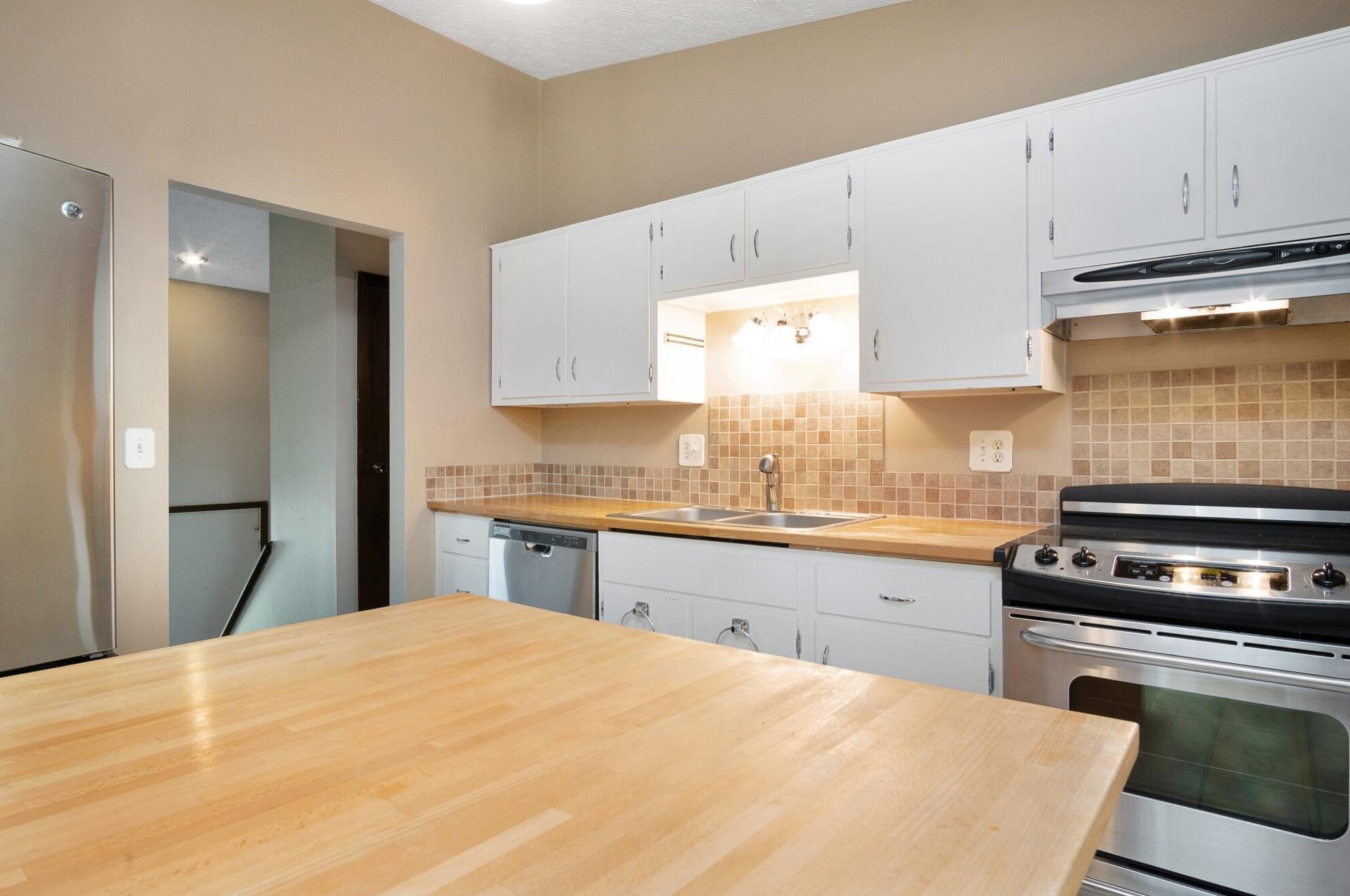 3735 Quail Holw Dr, Columbus OH 43228-9682 exterior