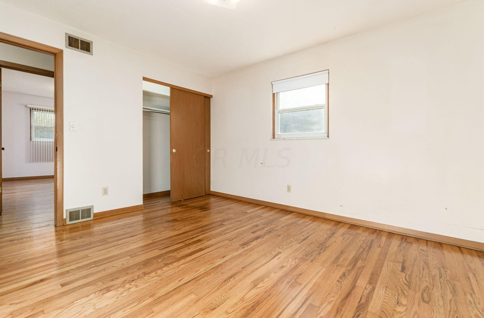 321 Briarwood Dr, Columbus OH 43213-2056 exterior