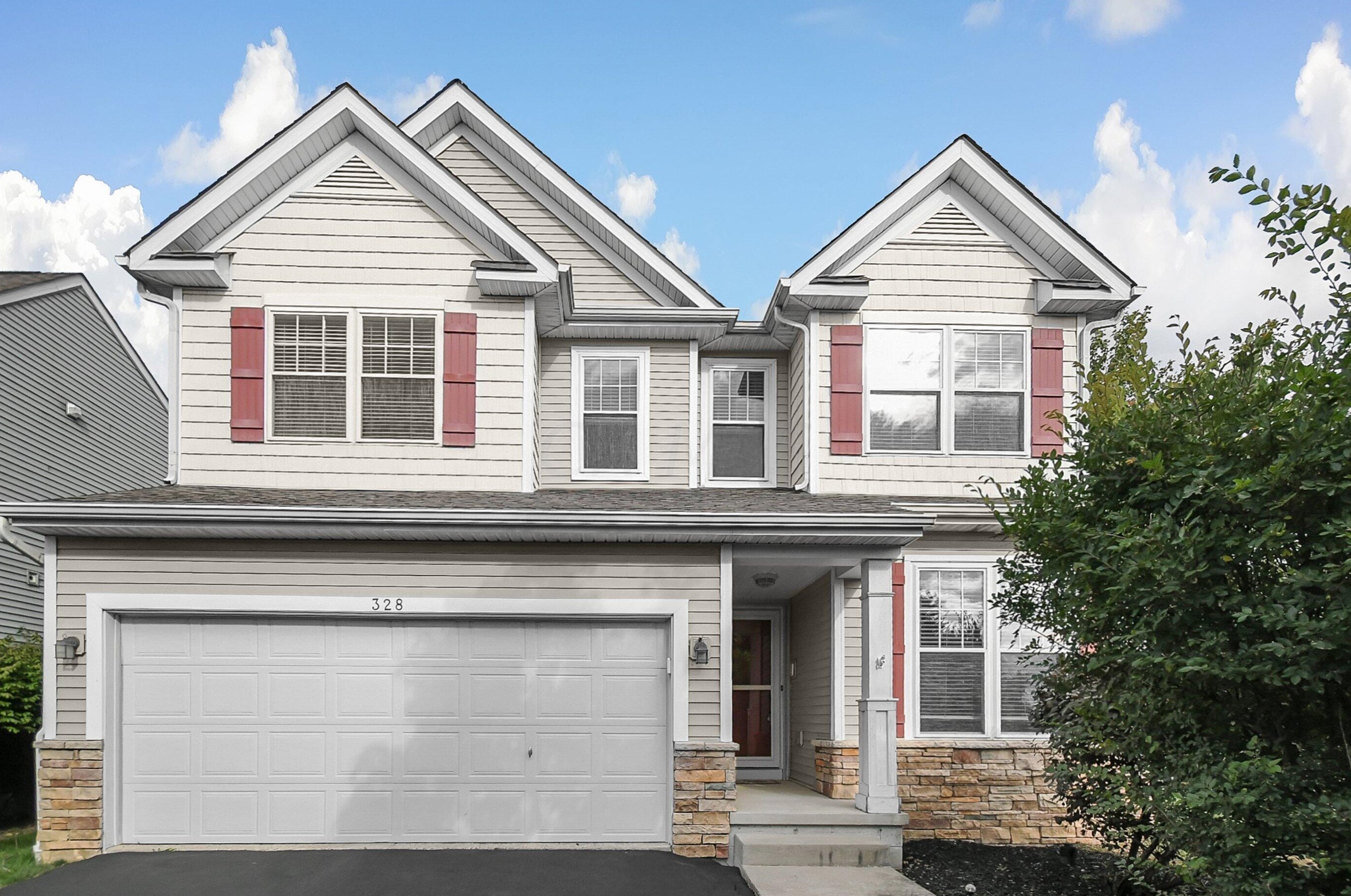 328 Lk Xing Ave, Columbus OH 43213-4424 exterior