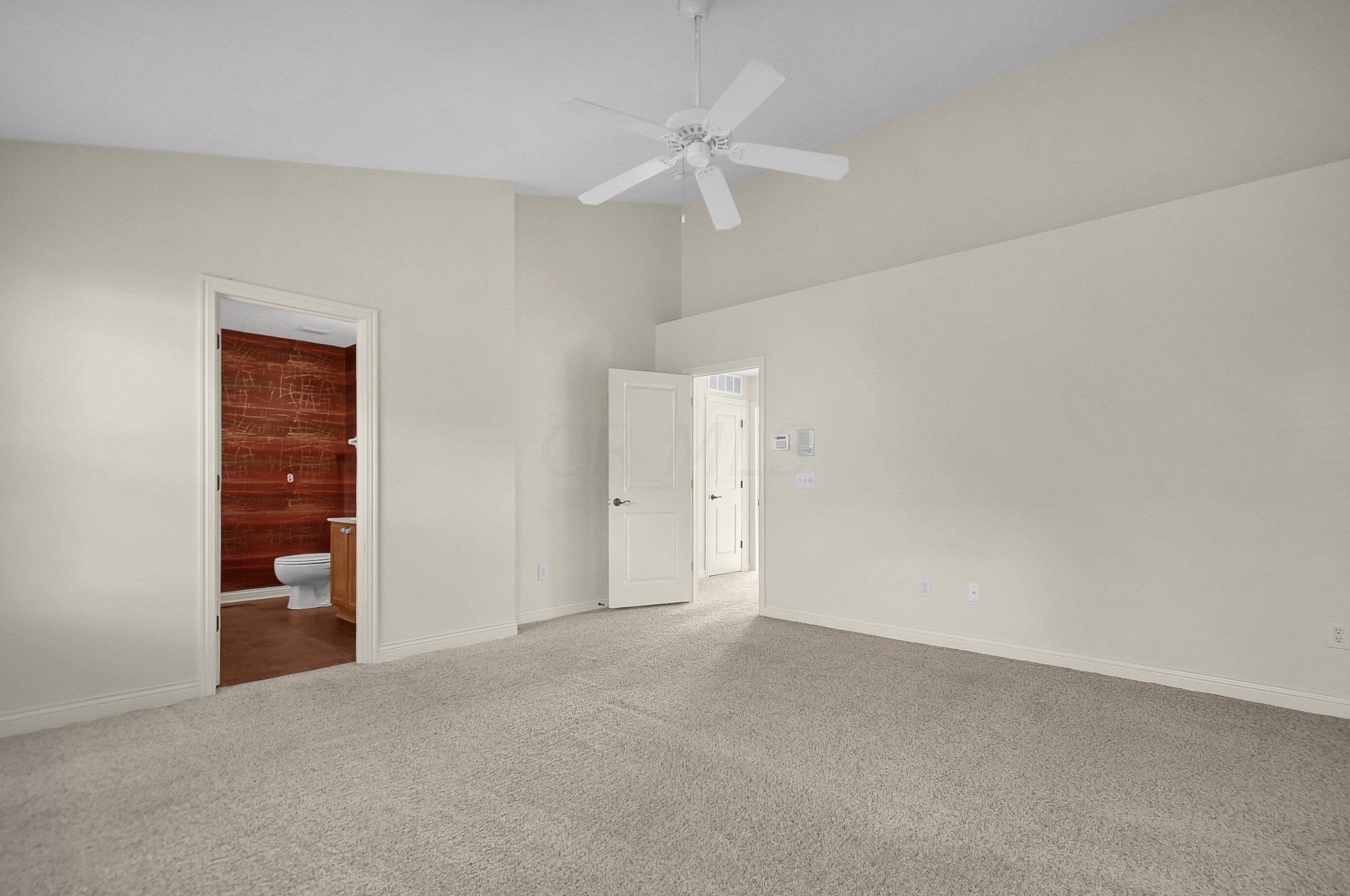 328 Lk Xing Ave, Columbus OH 43213-4424 exterior