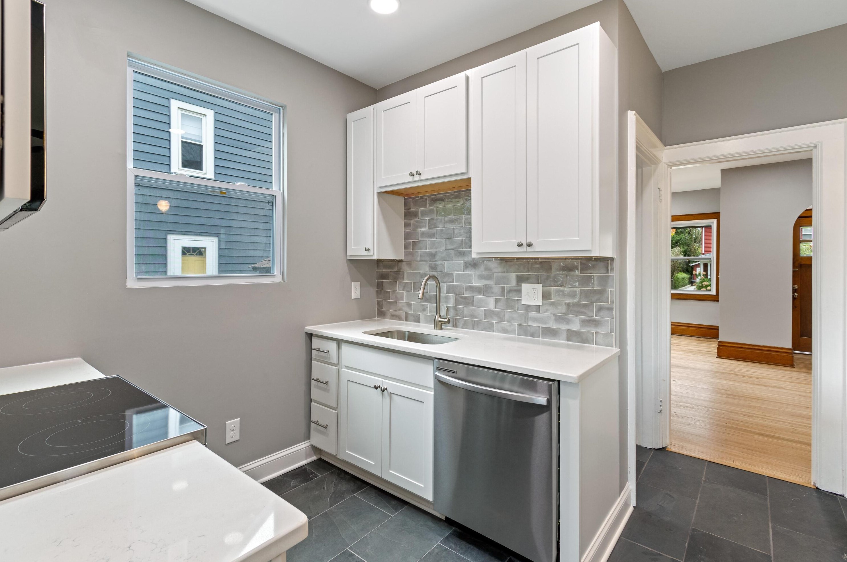 142 Longview Ave, Columbus OH  43202-1236 exterior