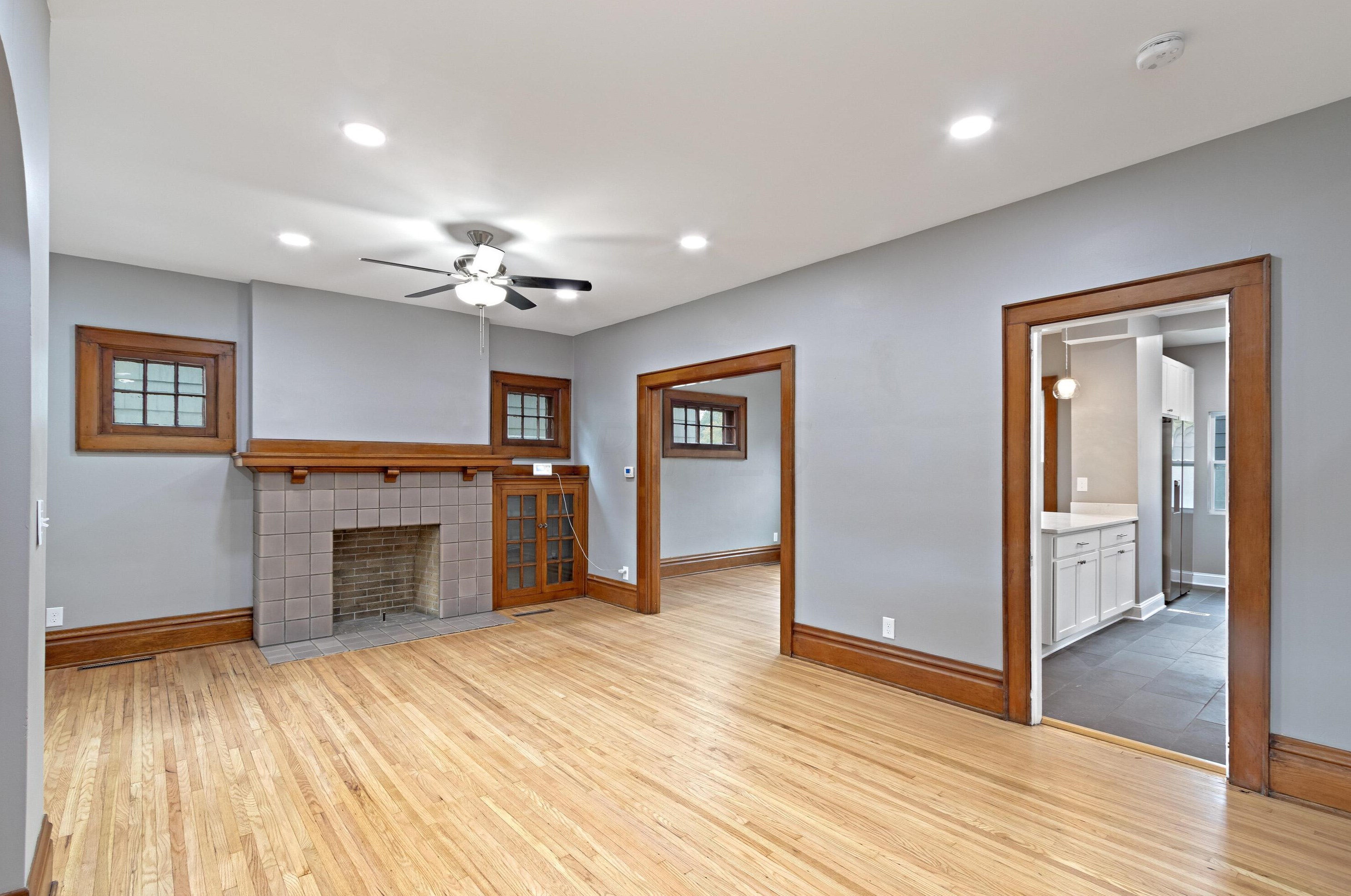 142 Longview Ave, Columbus OH  43202-1236 exterior