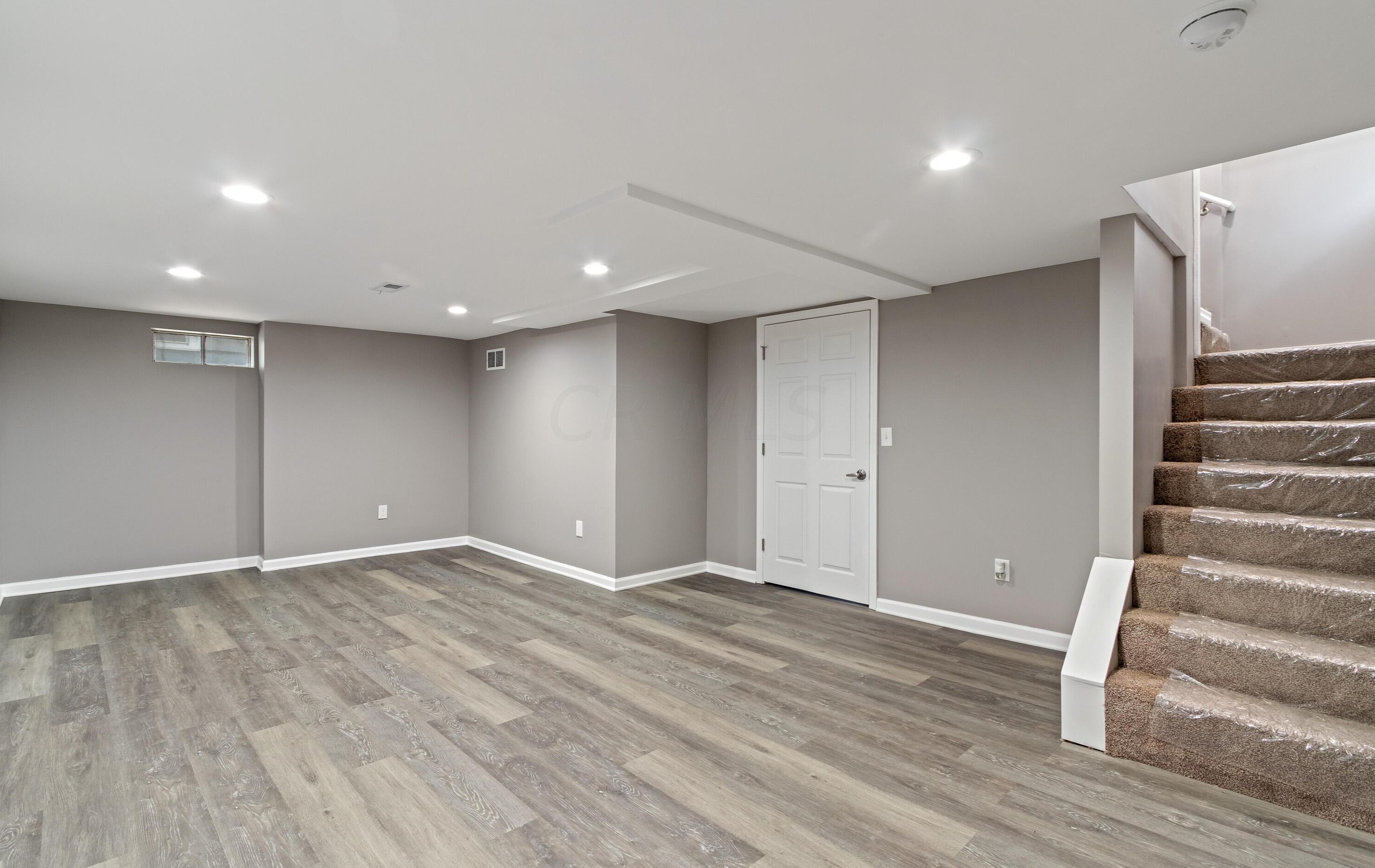 142 Longview Ave, Columbus OH  43202-1236 exterior