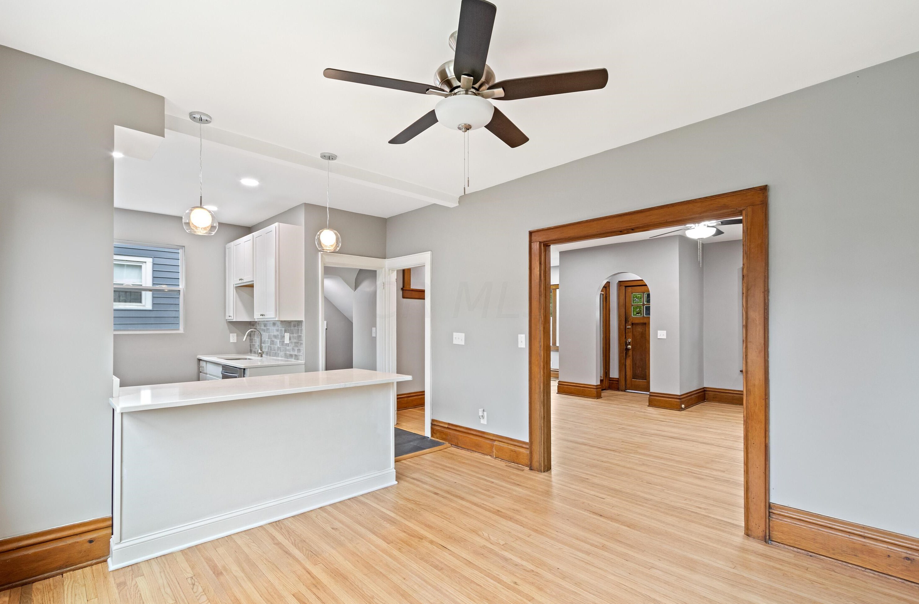 142 Longview Ave, Columbus OH  43202-1236 exterior