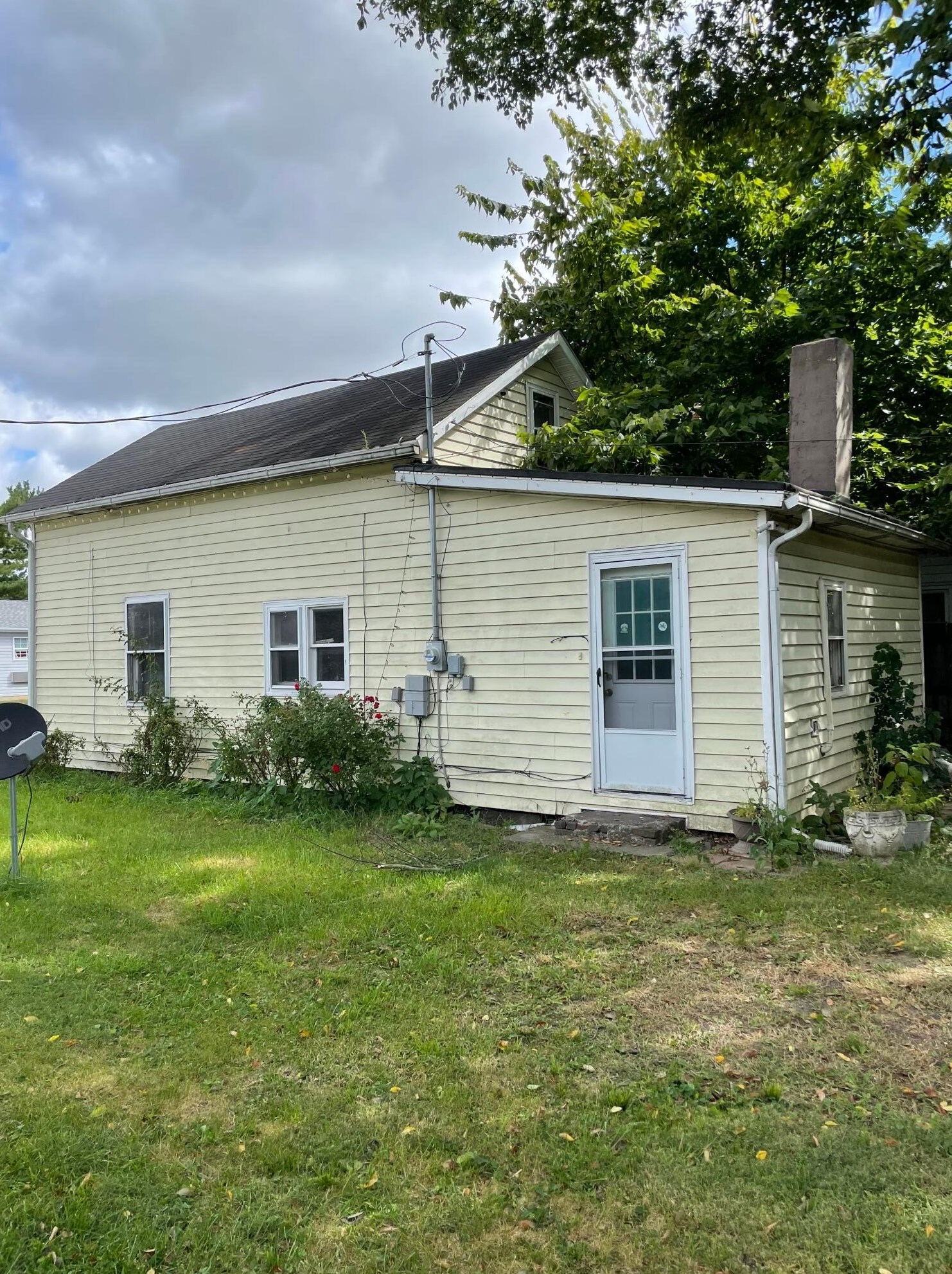 207 Mill St, Circleville OH  43113-1915 exterior