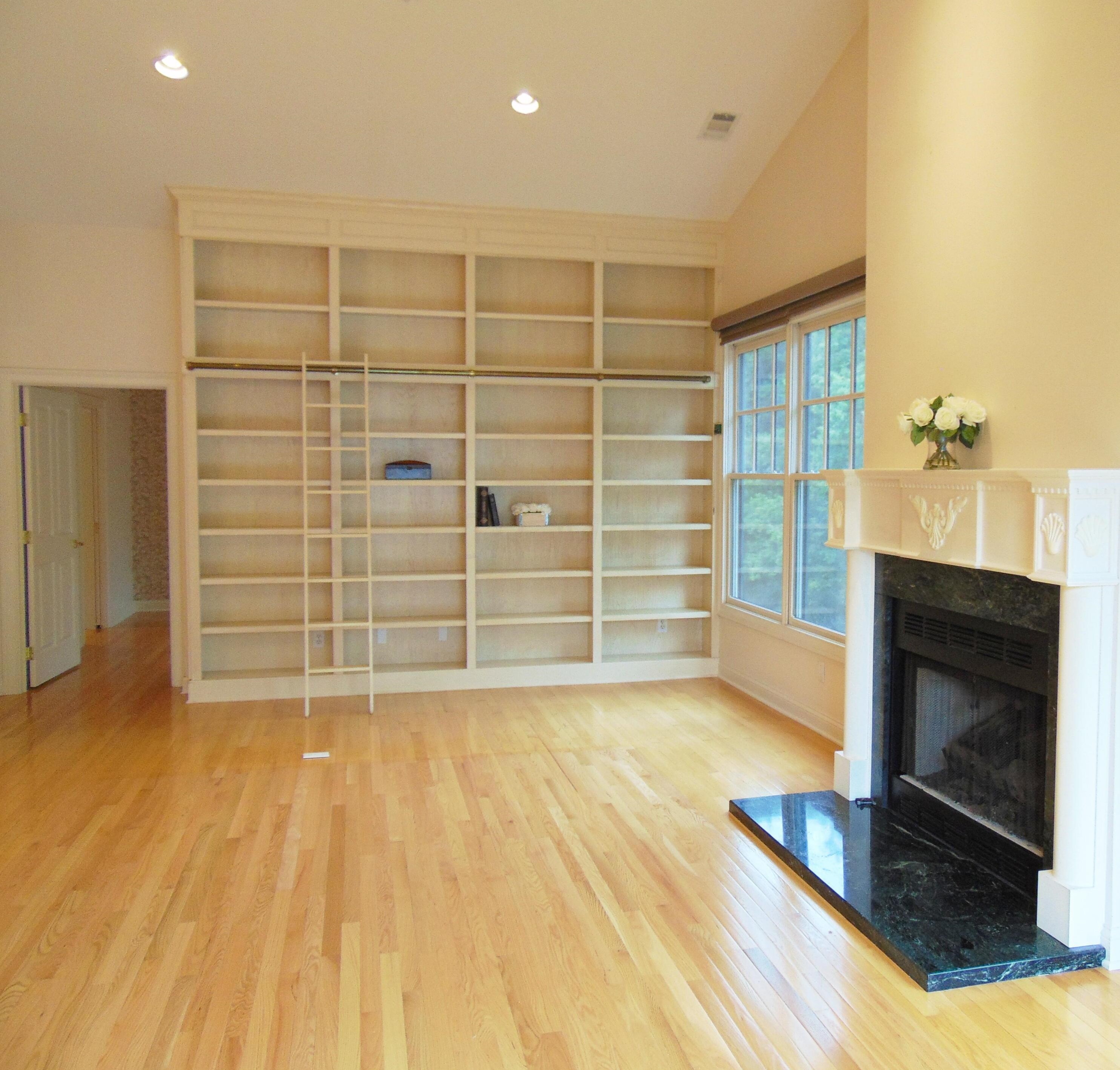 8172 Mt Air Pl, Columbus OH 43235-1358 exterior