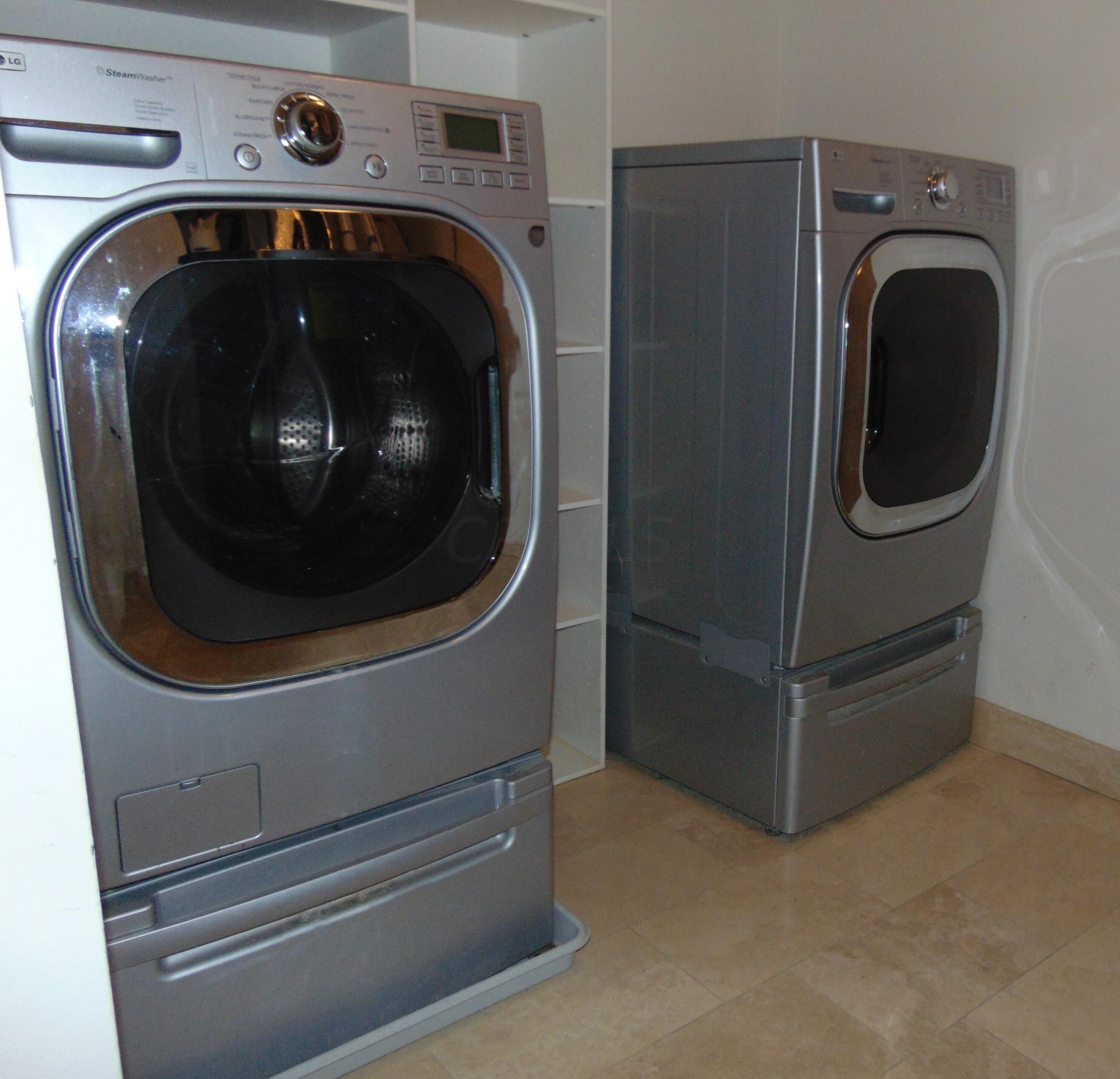 8172 Mt Air Pl, Columbus OH 43235-1358 exterior