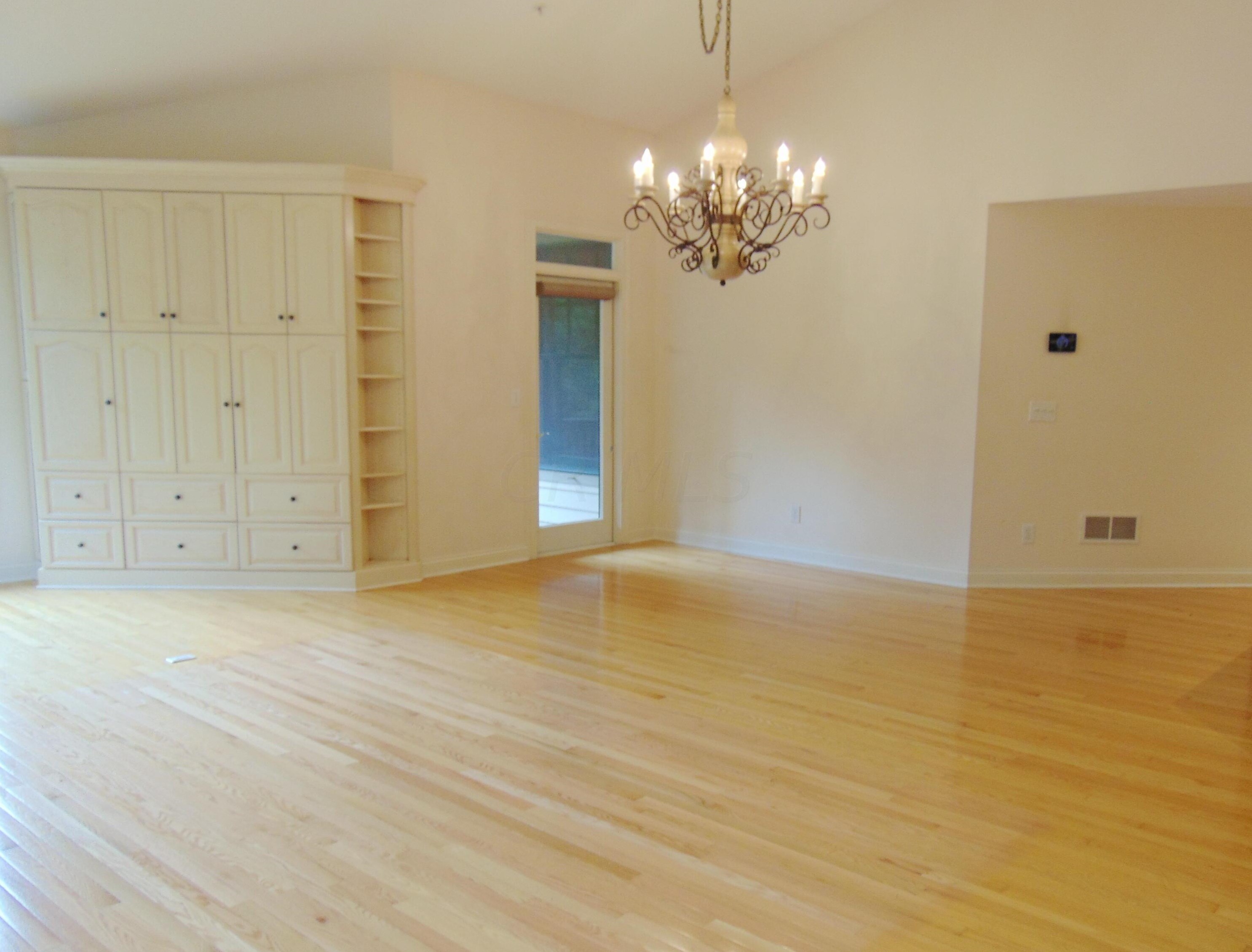 8172 Mt Air Pl, Columbus OH 43235-1358 exterior