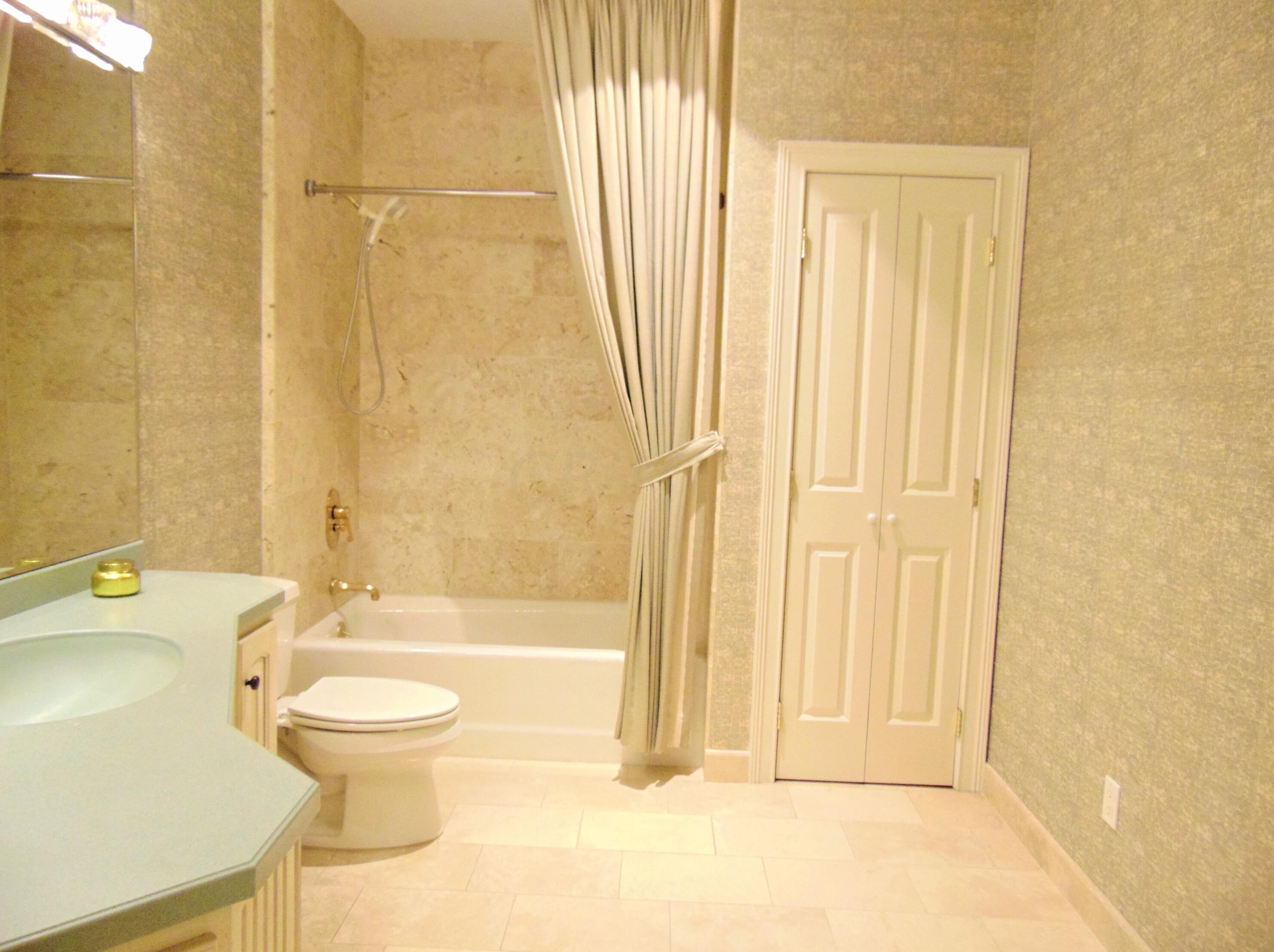 8172 Mt Air Pl, Columbus OH 43235-1358 exterior