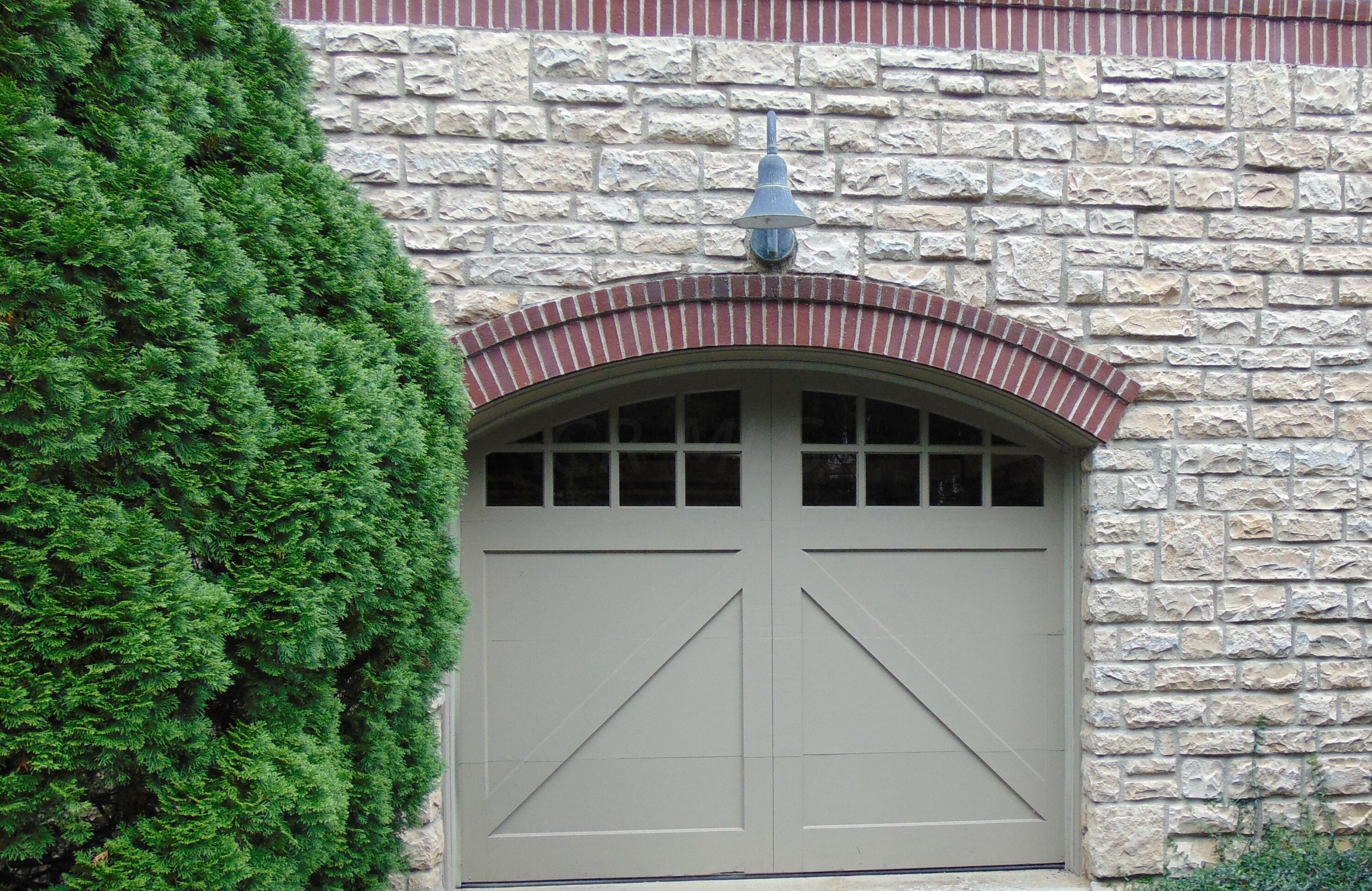 8172 Mt Air Pl, Columbus OH 43235-1358 exterior