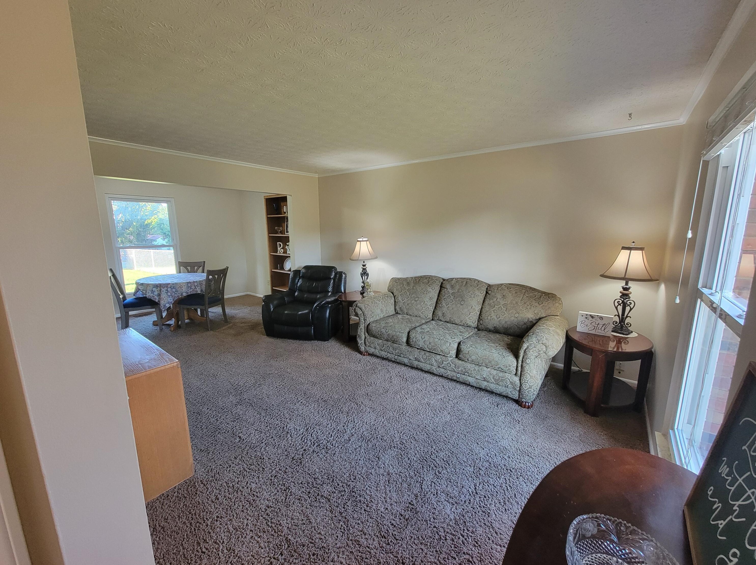 2640 Millrace Dr, Columbus OH 43207-4625 exterior