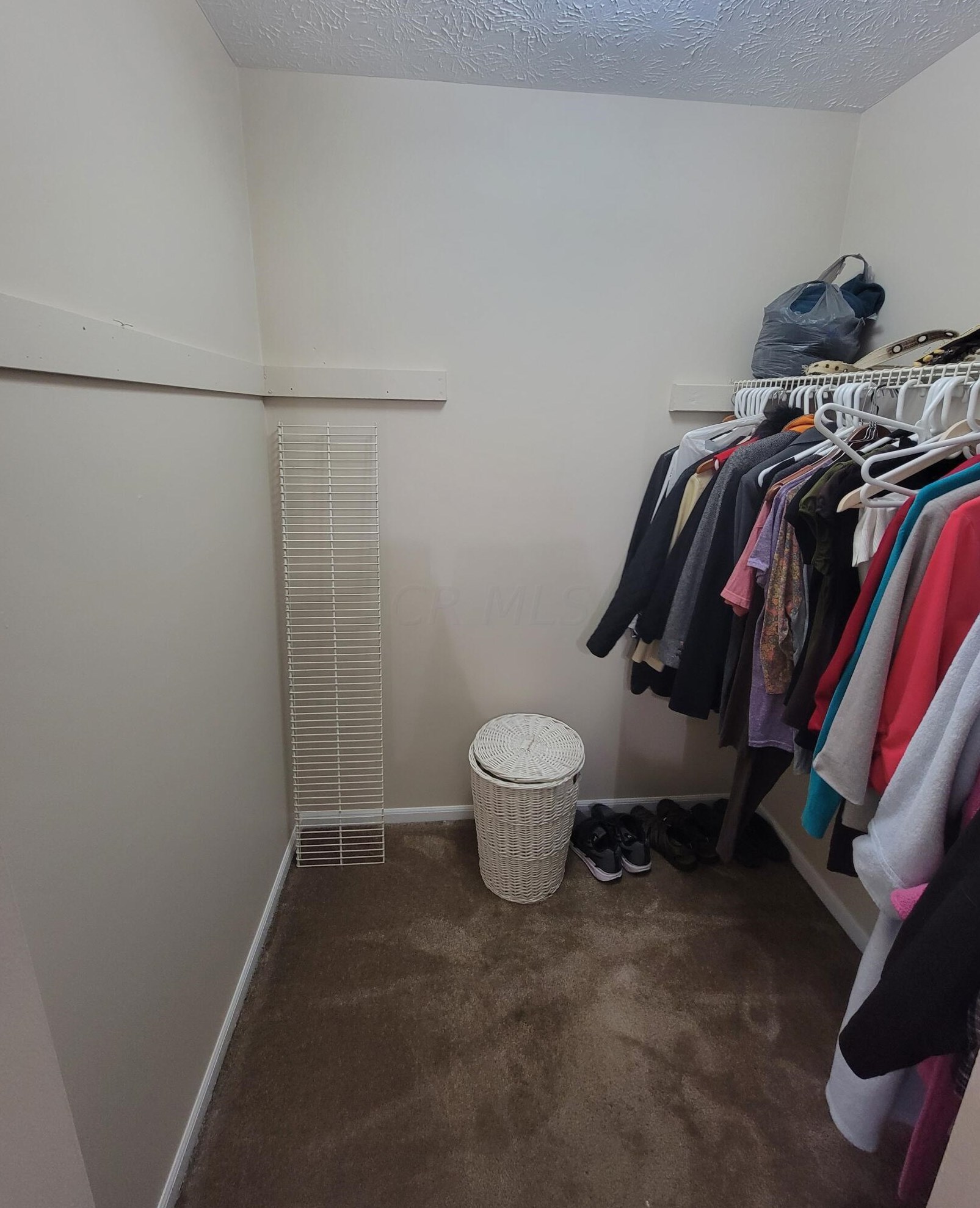 2640 Millrace Dr, Columbus OH 43207-4625 exterior