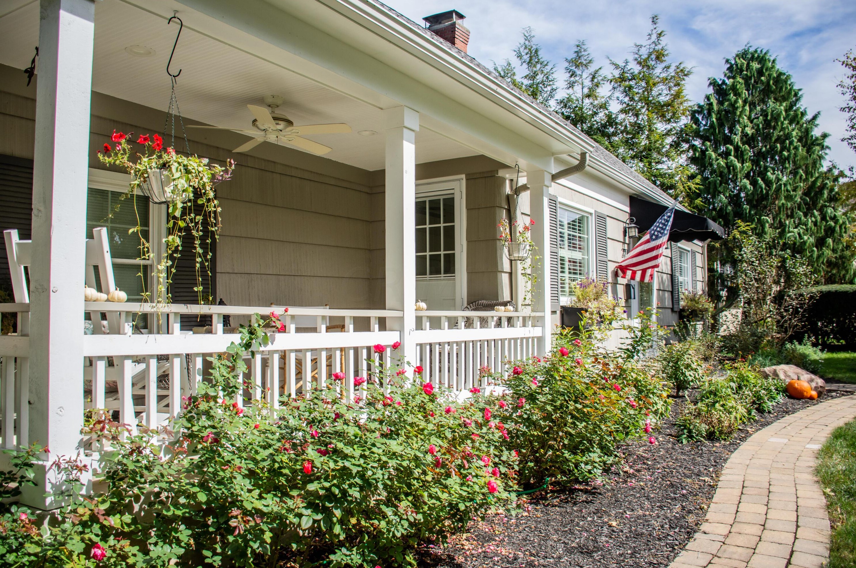 2276 Blvd, Columbus OH 43221-2909 exterior