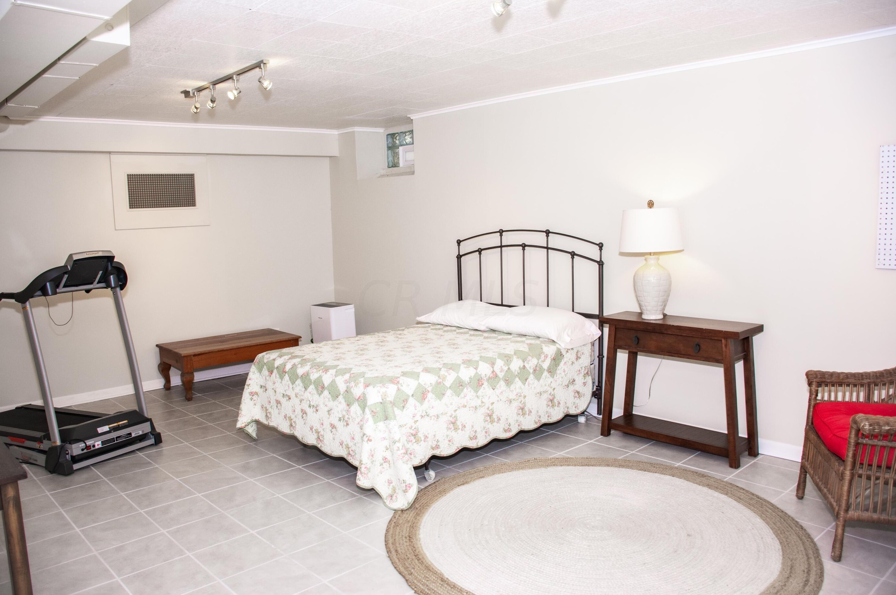 2276 Blvd, Columbus OH 43221-2909 exterior