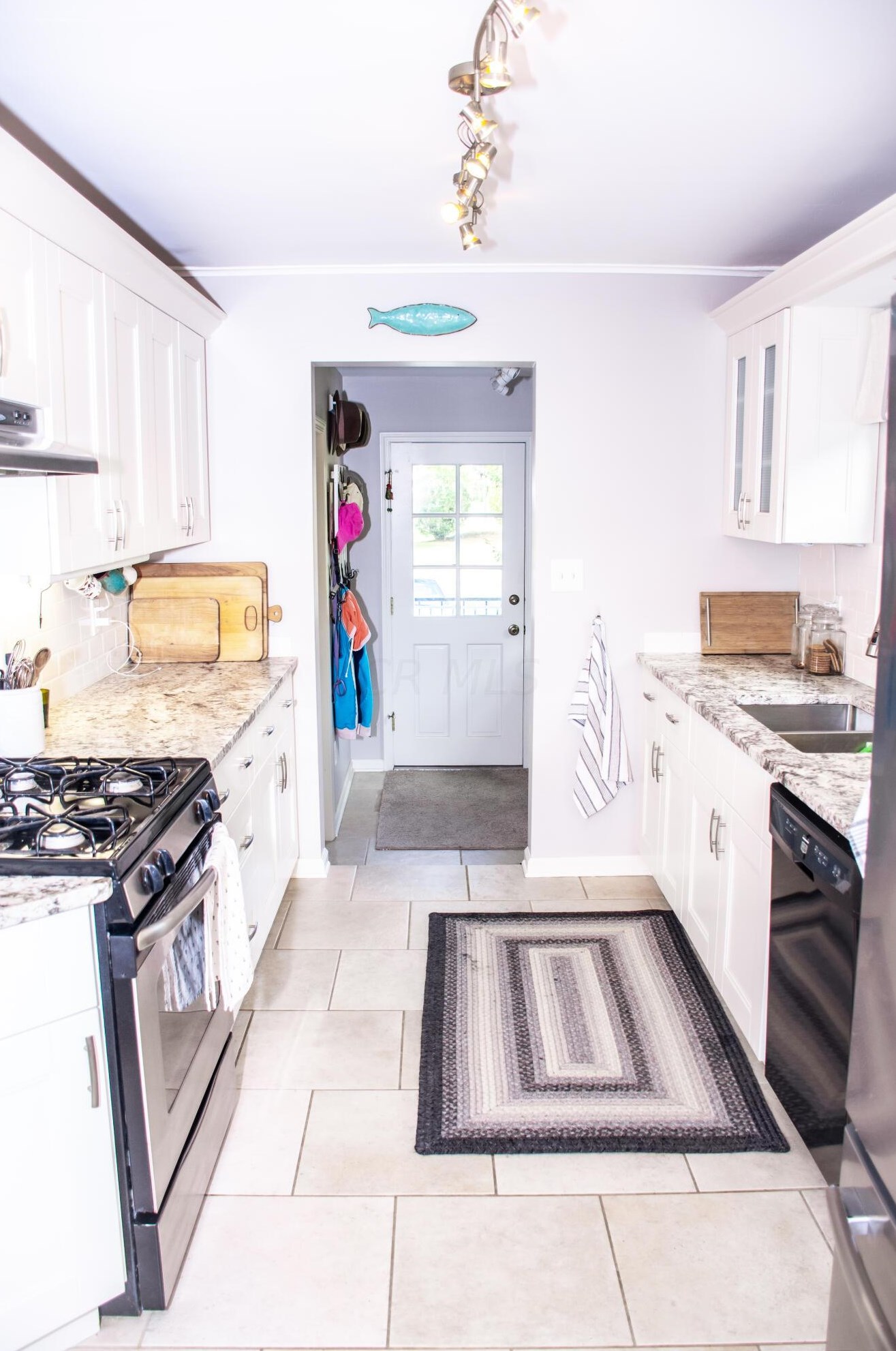 2276 Blvd, Columbus OH 43221-2909 exterior