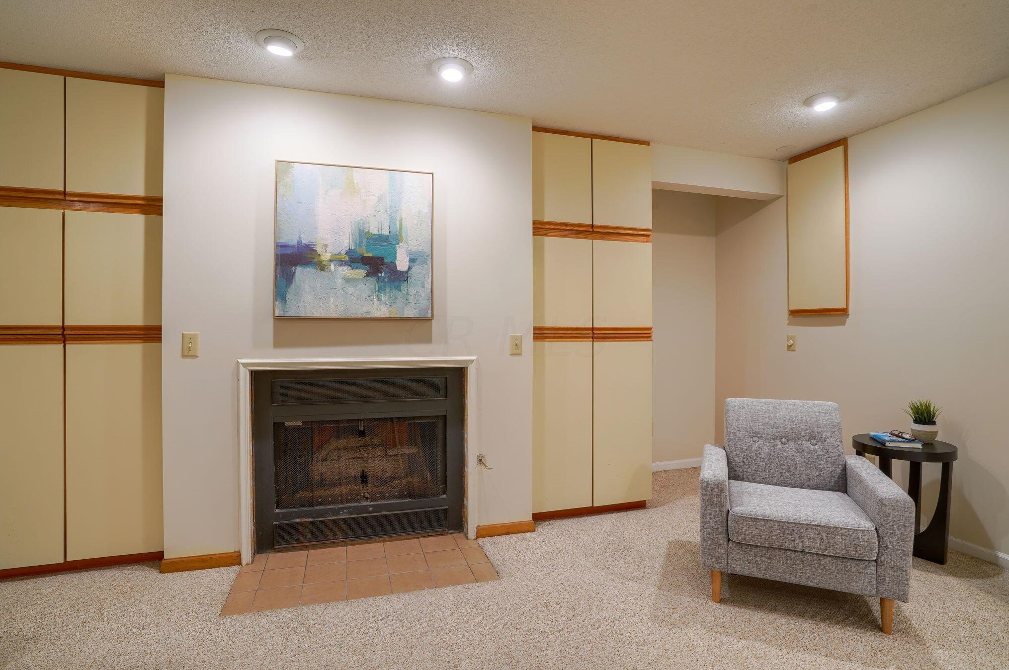 2207 Sandston Rd, Columbus OH 43220-5405 exterior