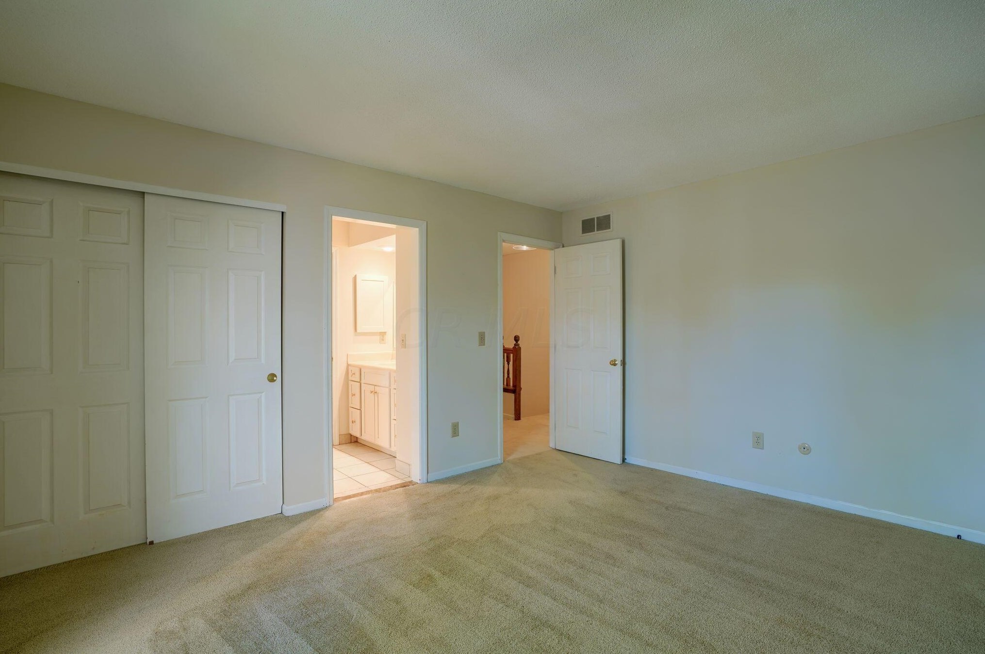 2207 Sandston Rd, Columbus OH 43220-5405 exterior